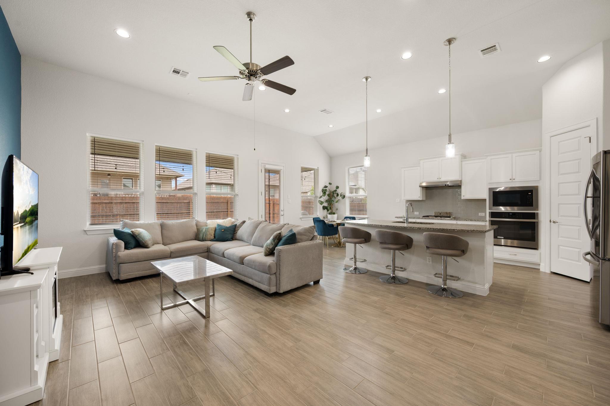 5851 San Savino DR — photo 3