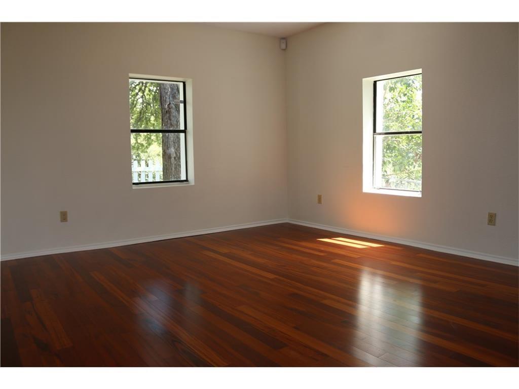 1166 Ridgeway DR — photo 4