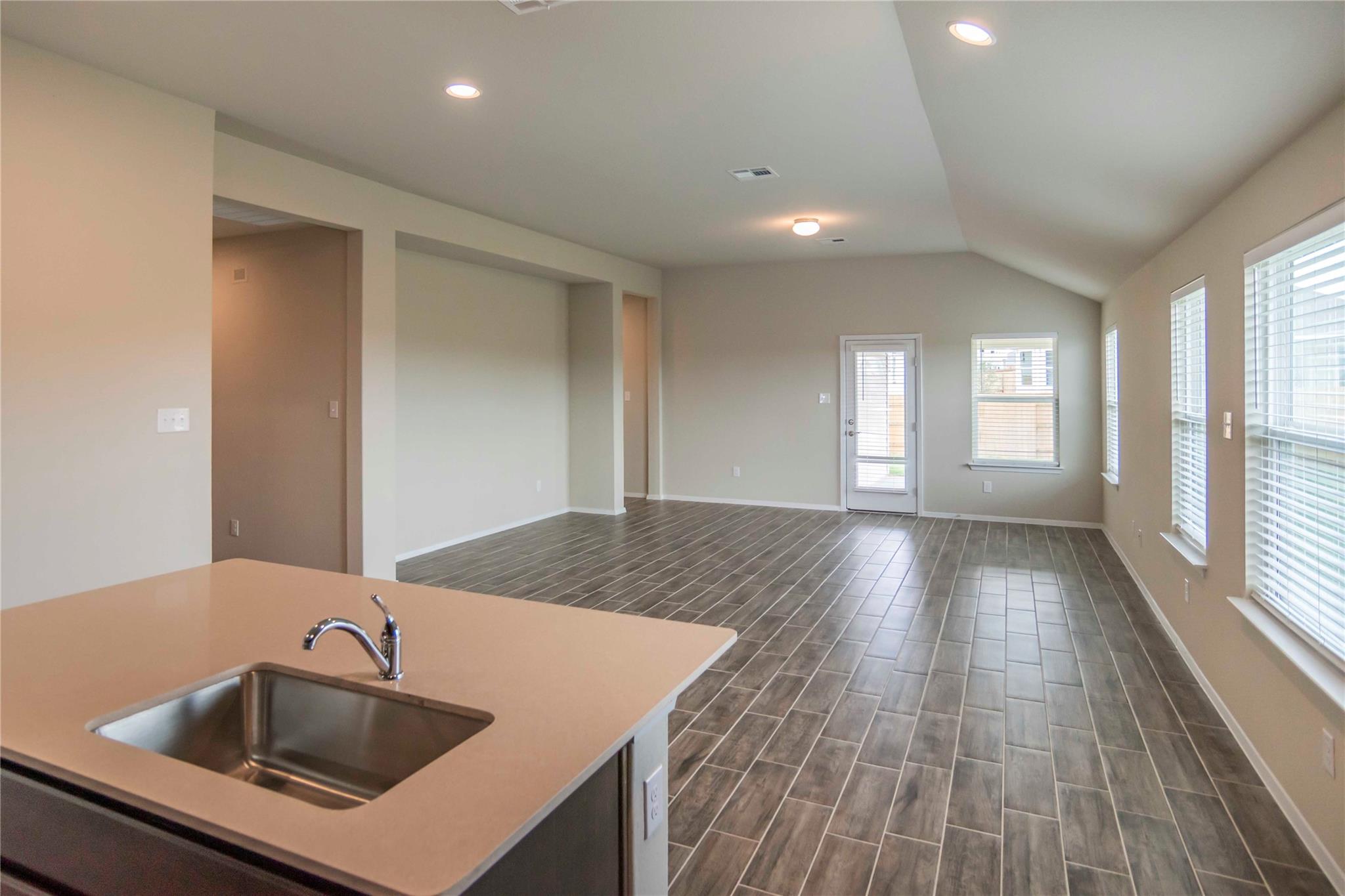 204 Rollingwood DR — photo 4