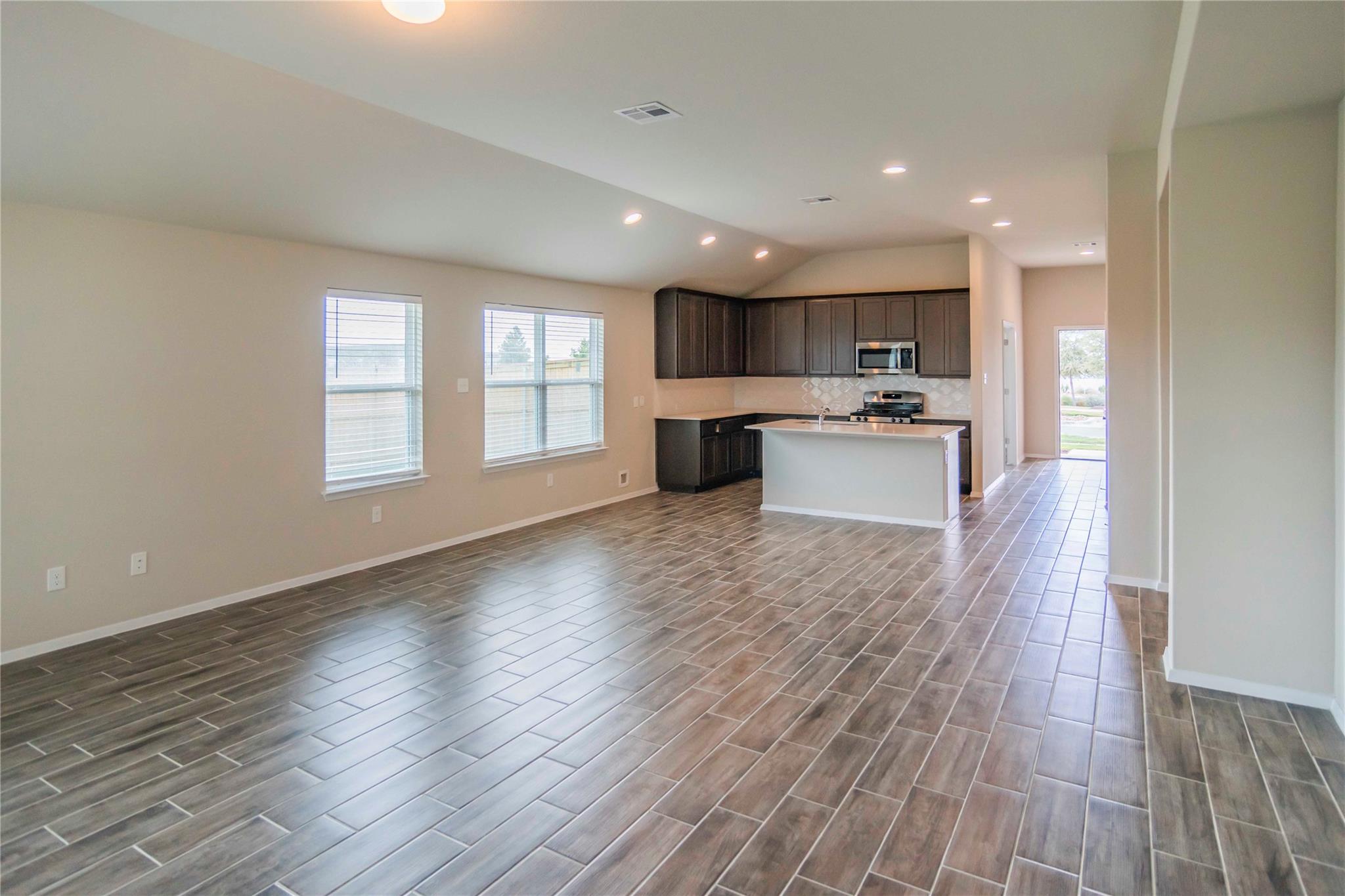 204 Rollingwood DR — photo 5