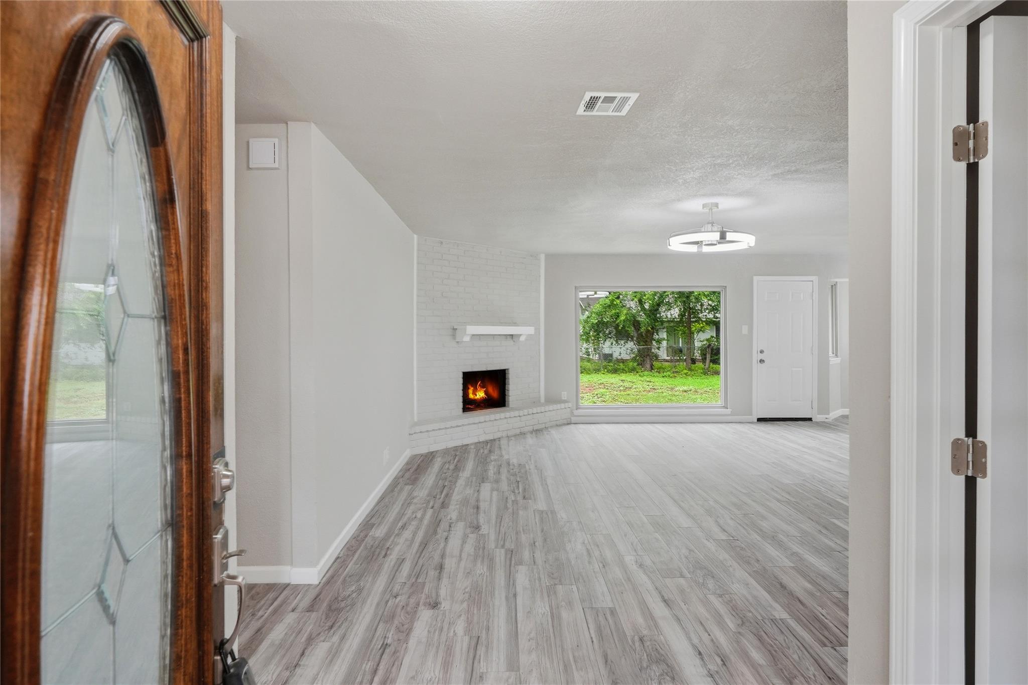 5342 Binz Engleman RD — photo 4