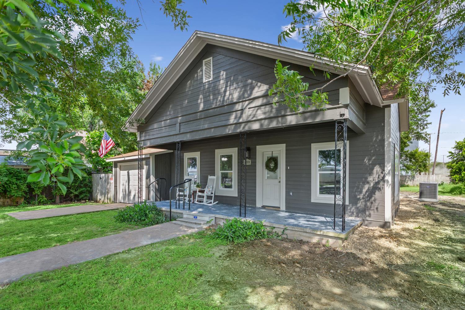 405 Evie ST — photo 5
