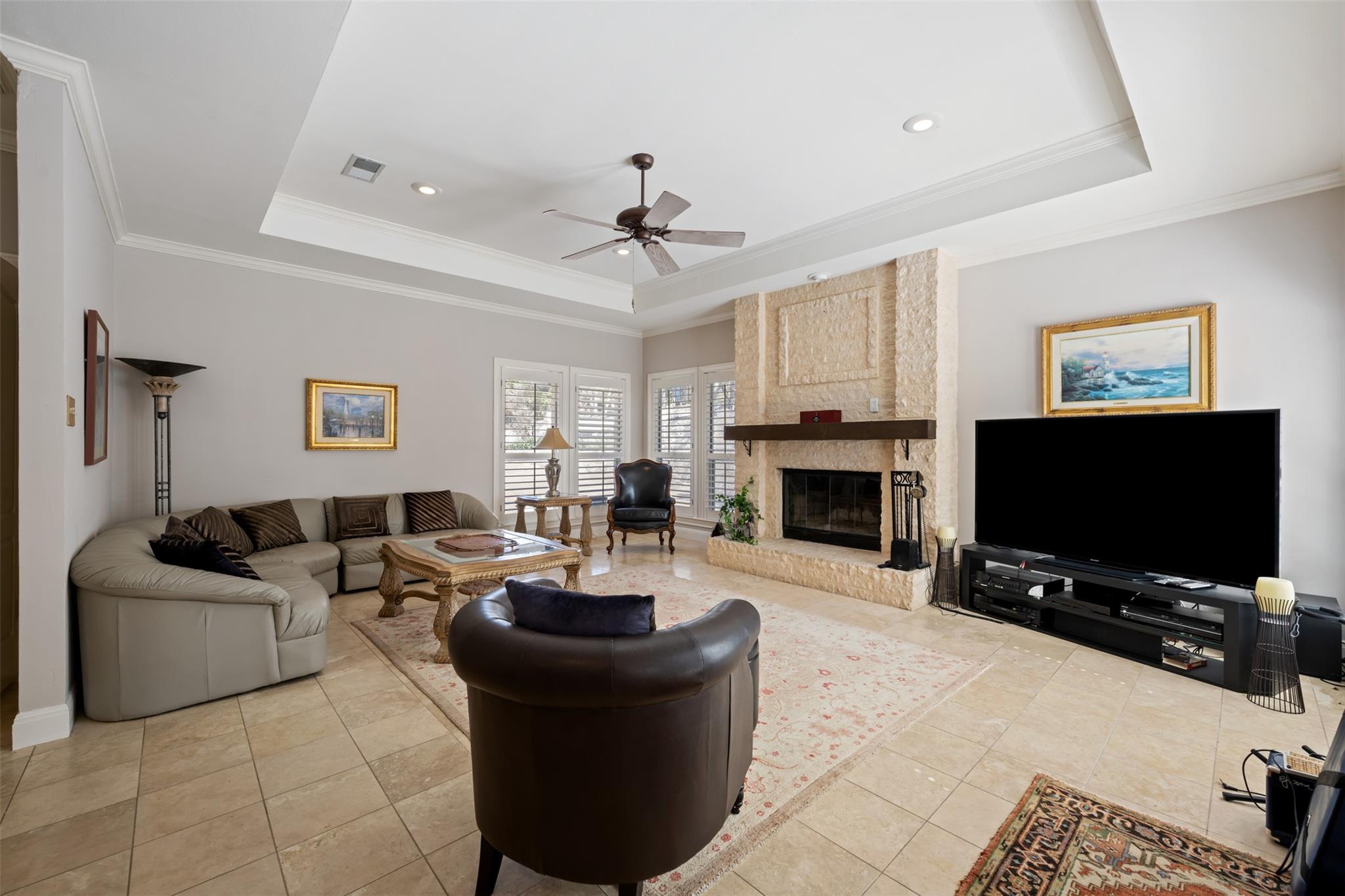 110 Squires DR — photo 3