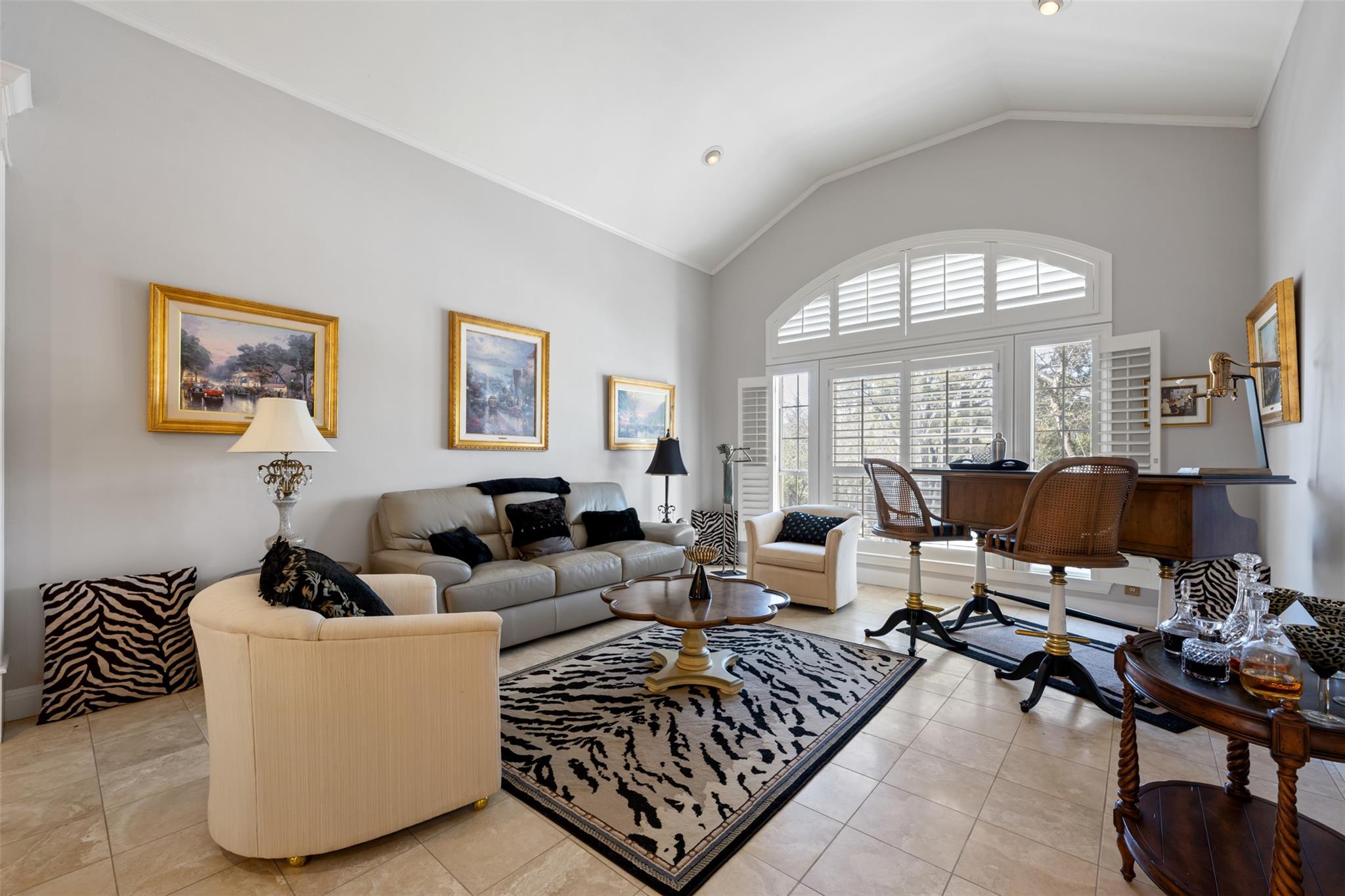 110 Squires DR — photo 4