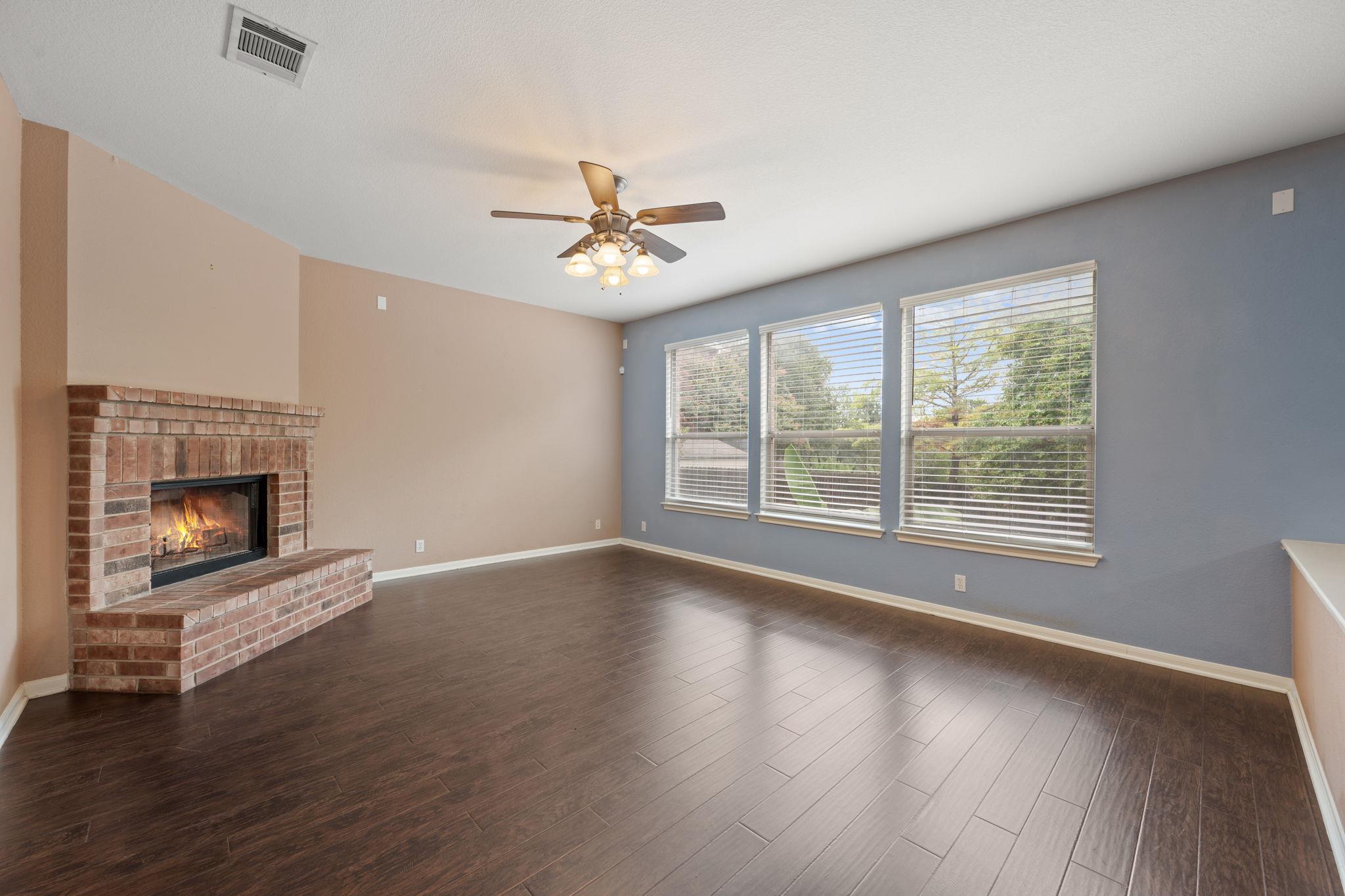 1006 Shadow Valley CV — photo 4
