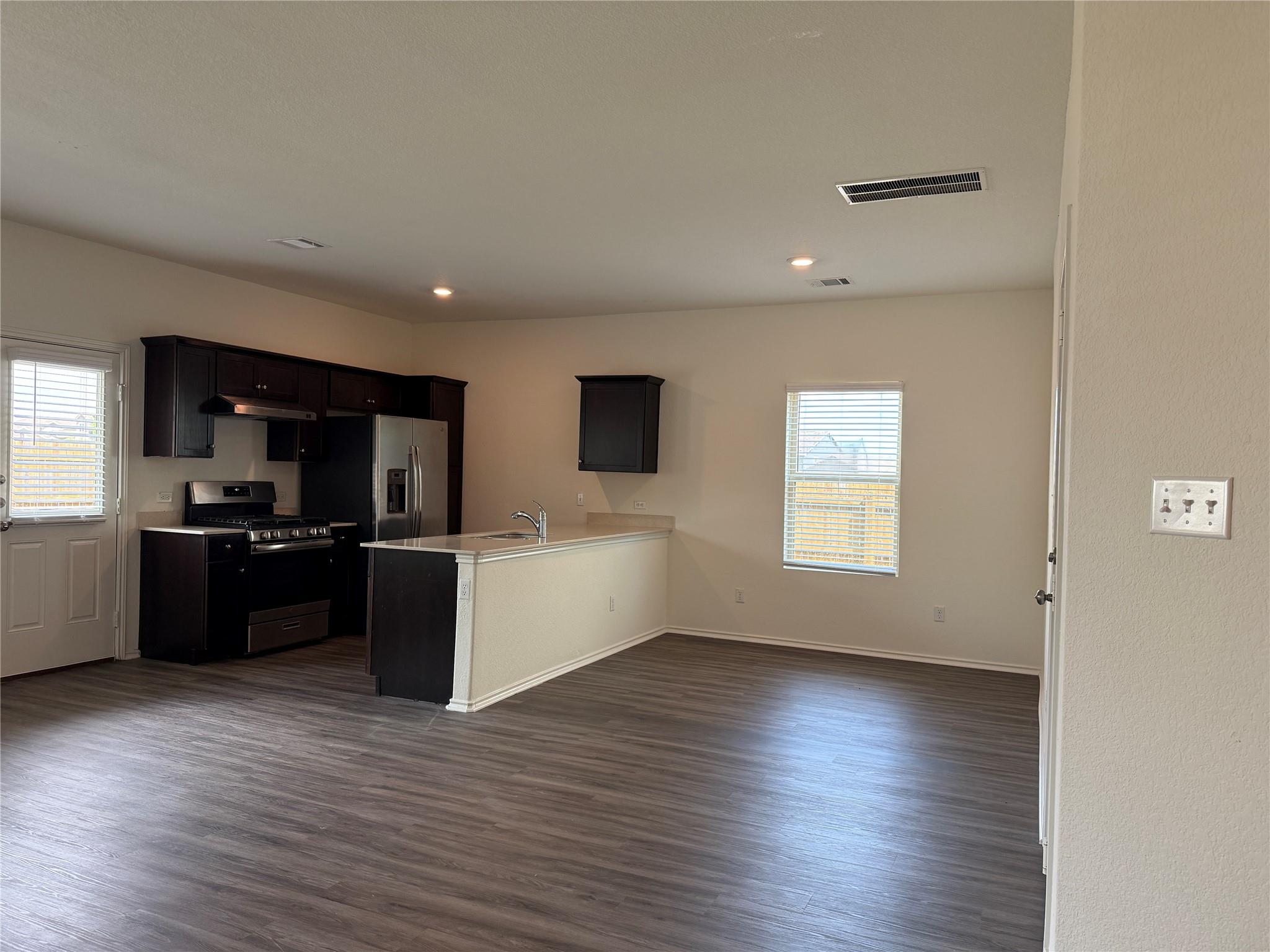 112 Crownover CV — photo 4