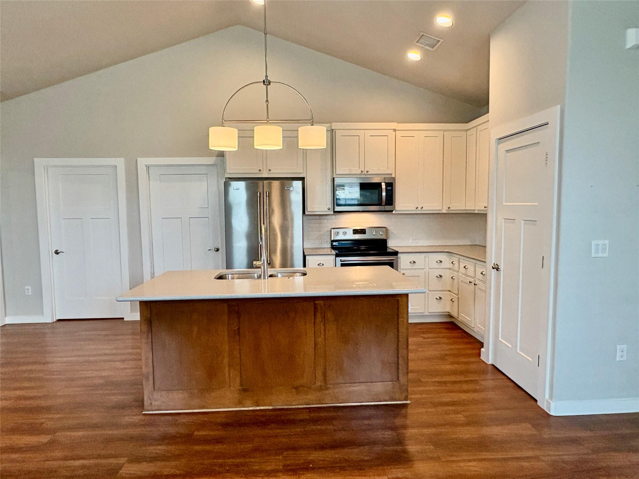 241 Rose DR #B — photo 3