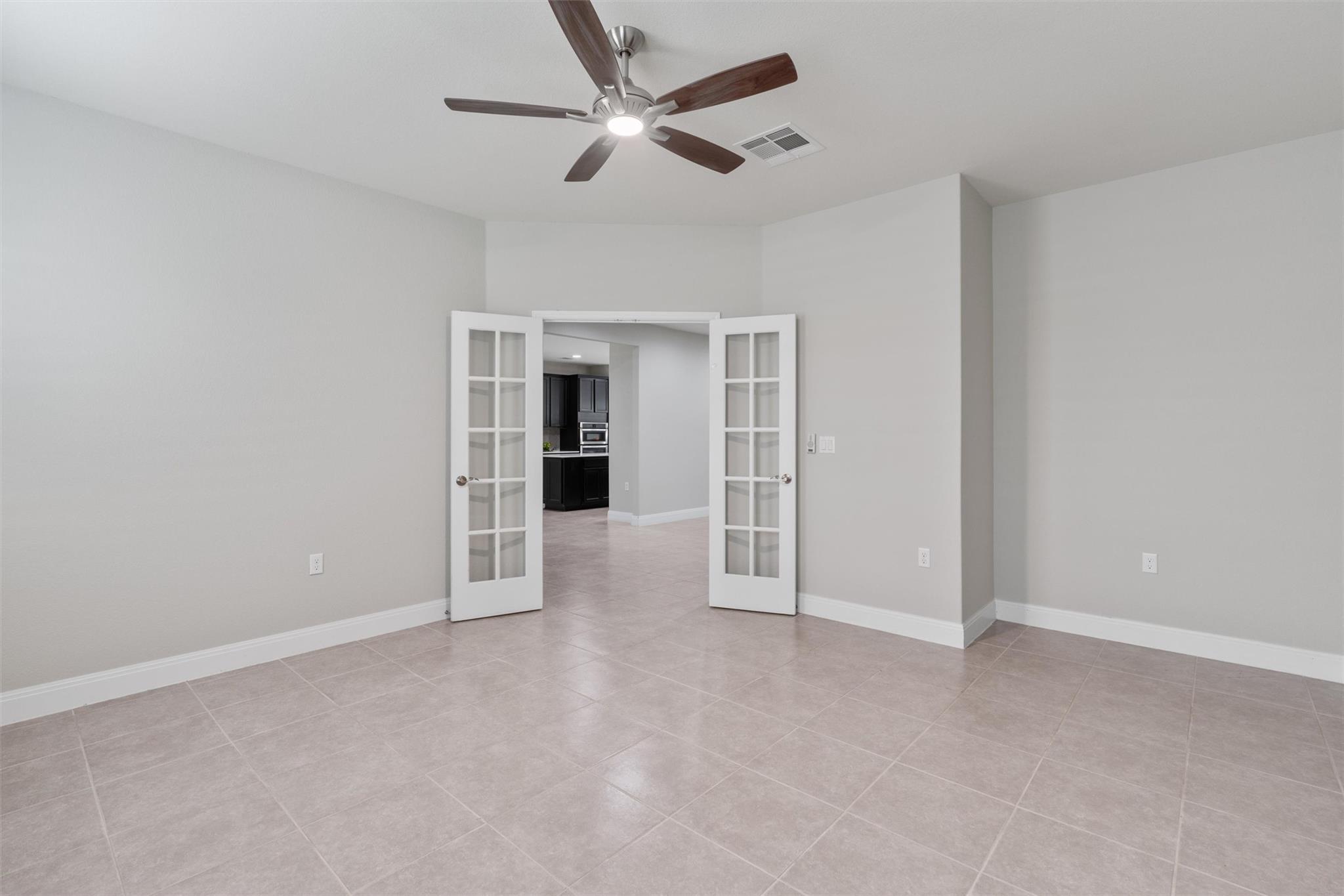 511 Davis Mountain CIR — photo 5