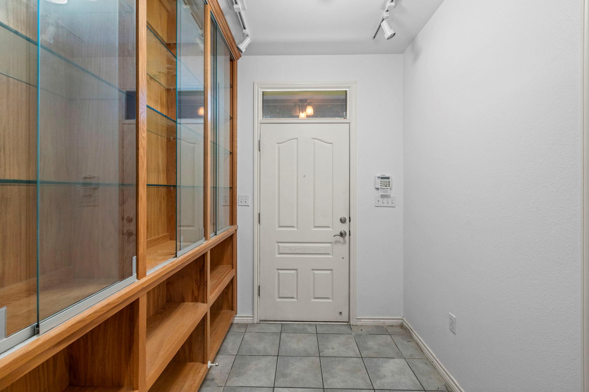 313 Lagoon LOOP — photo 4