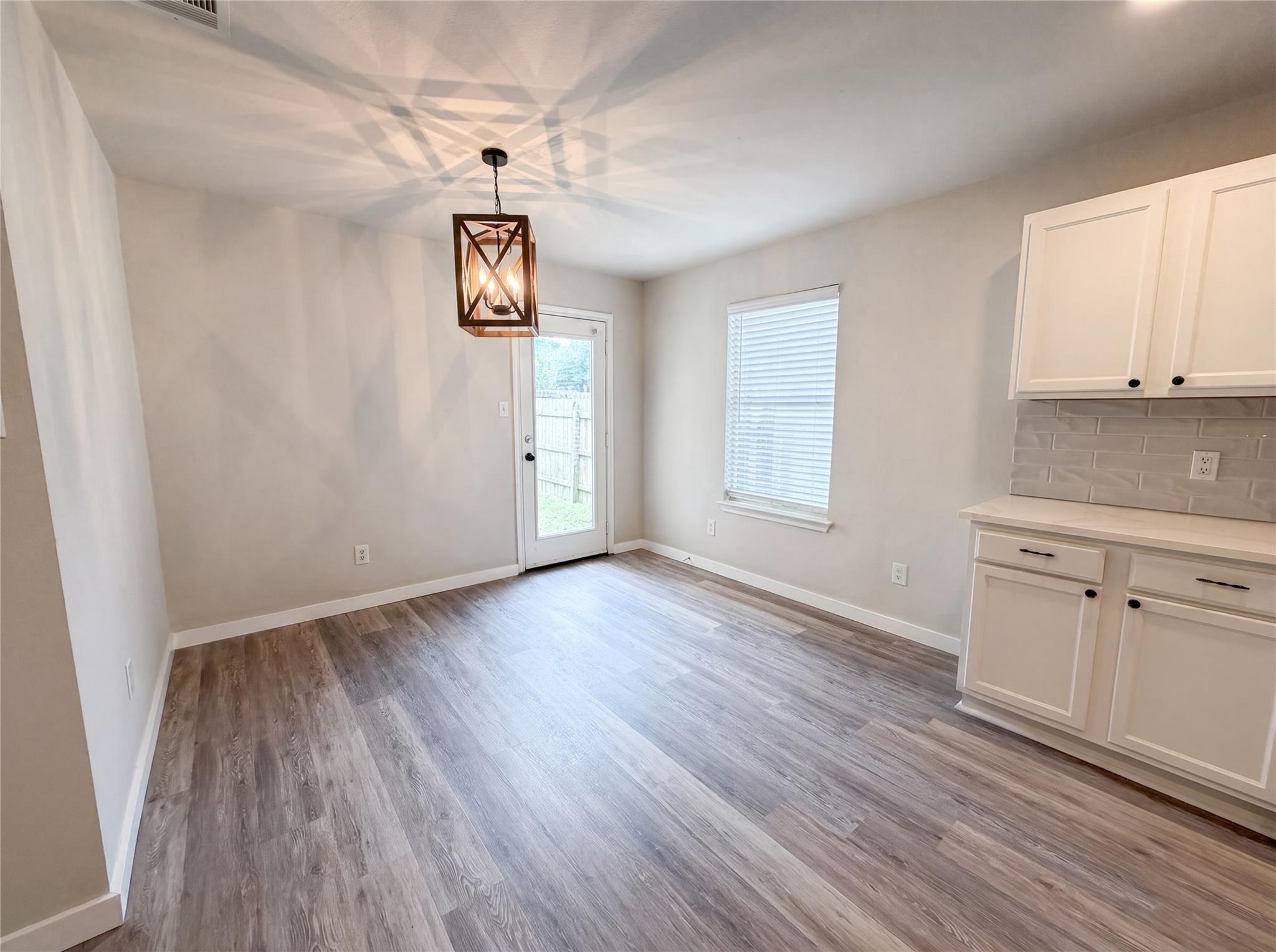 1076 Shadow Creek BLVD — photo 4