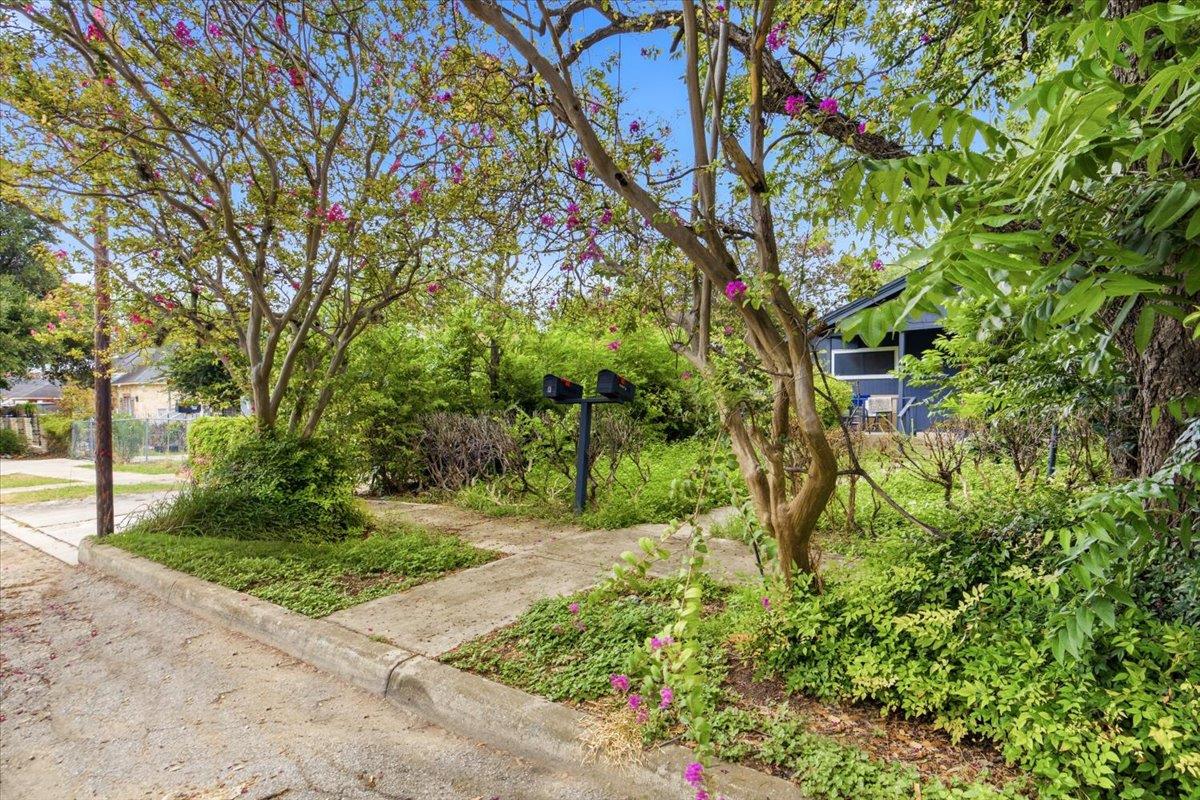1920 Leal ST #A & B — photo 3