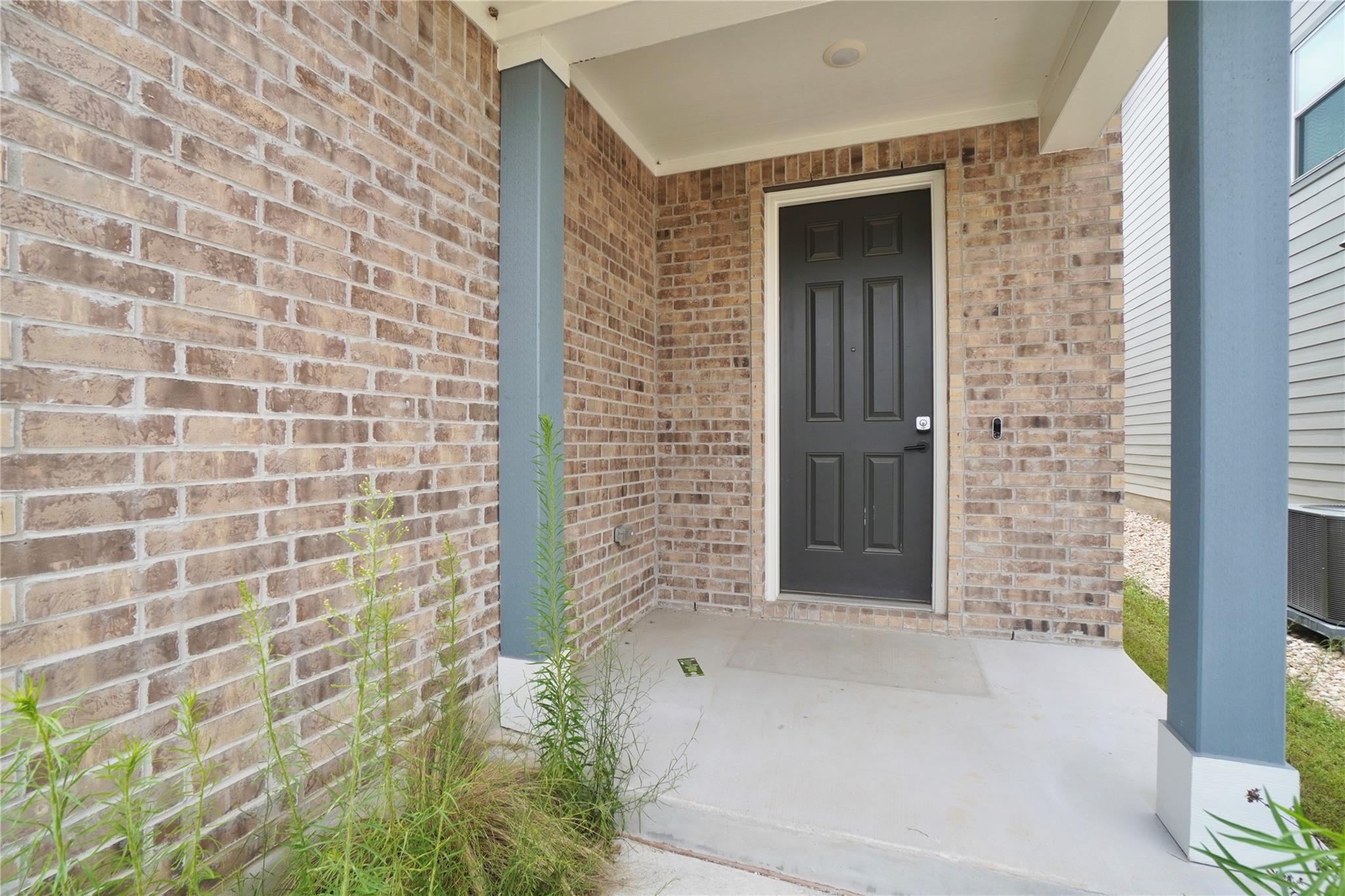 2513 Danbury LN — photo 4