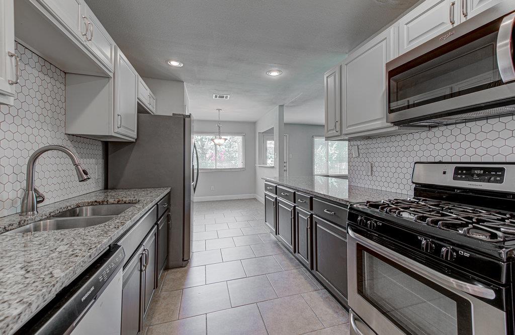 1711 Cricket Hollow DR — photo 5