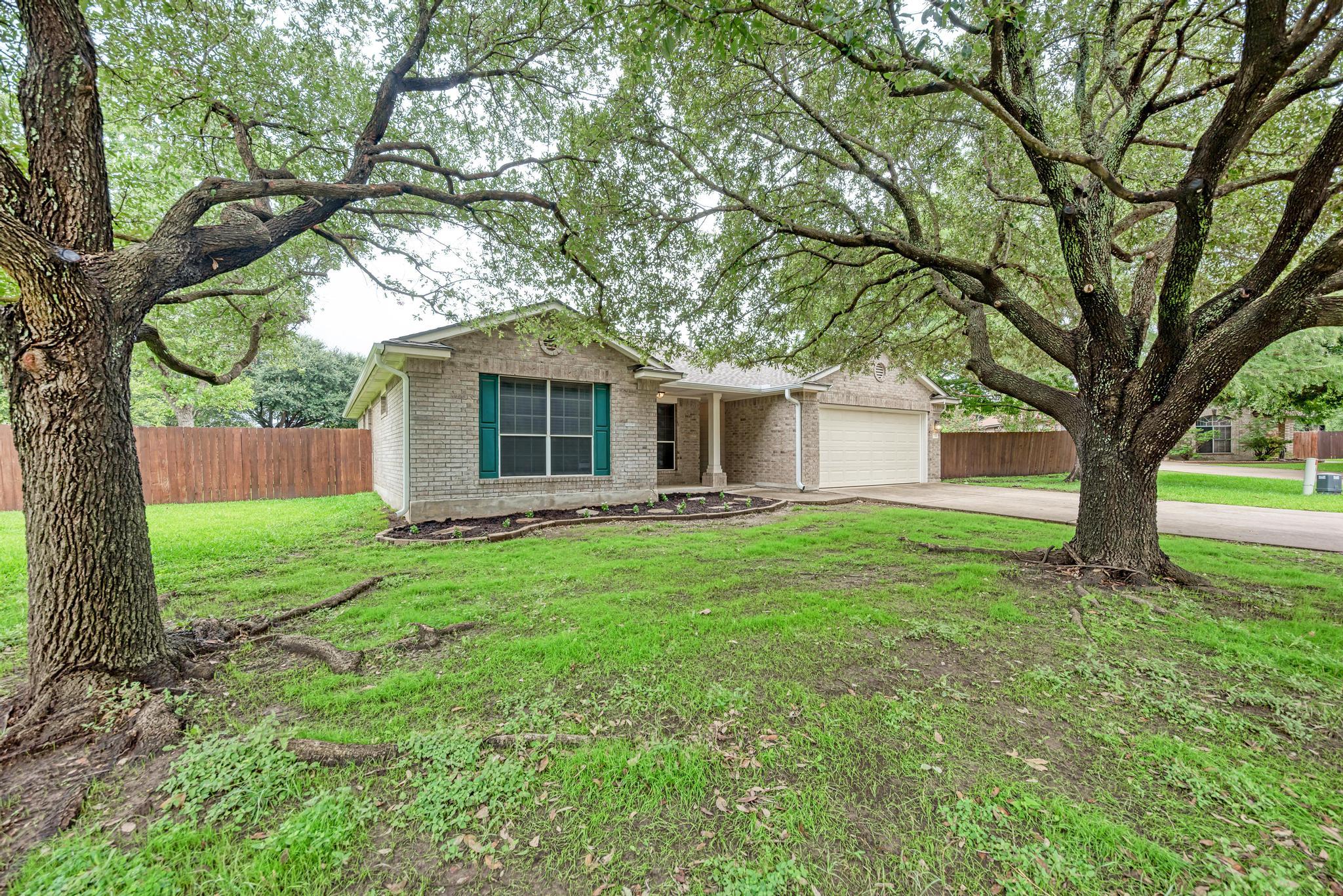 2550 Cora CV — photo 3