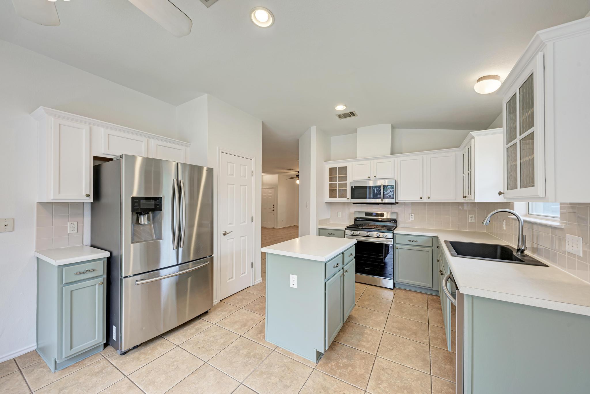 2550 Cora CV — photo 5