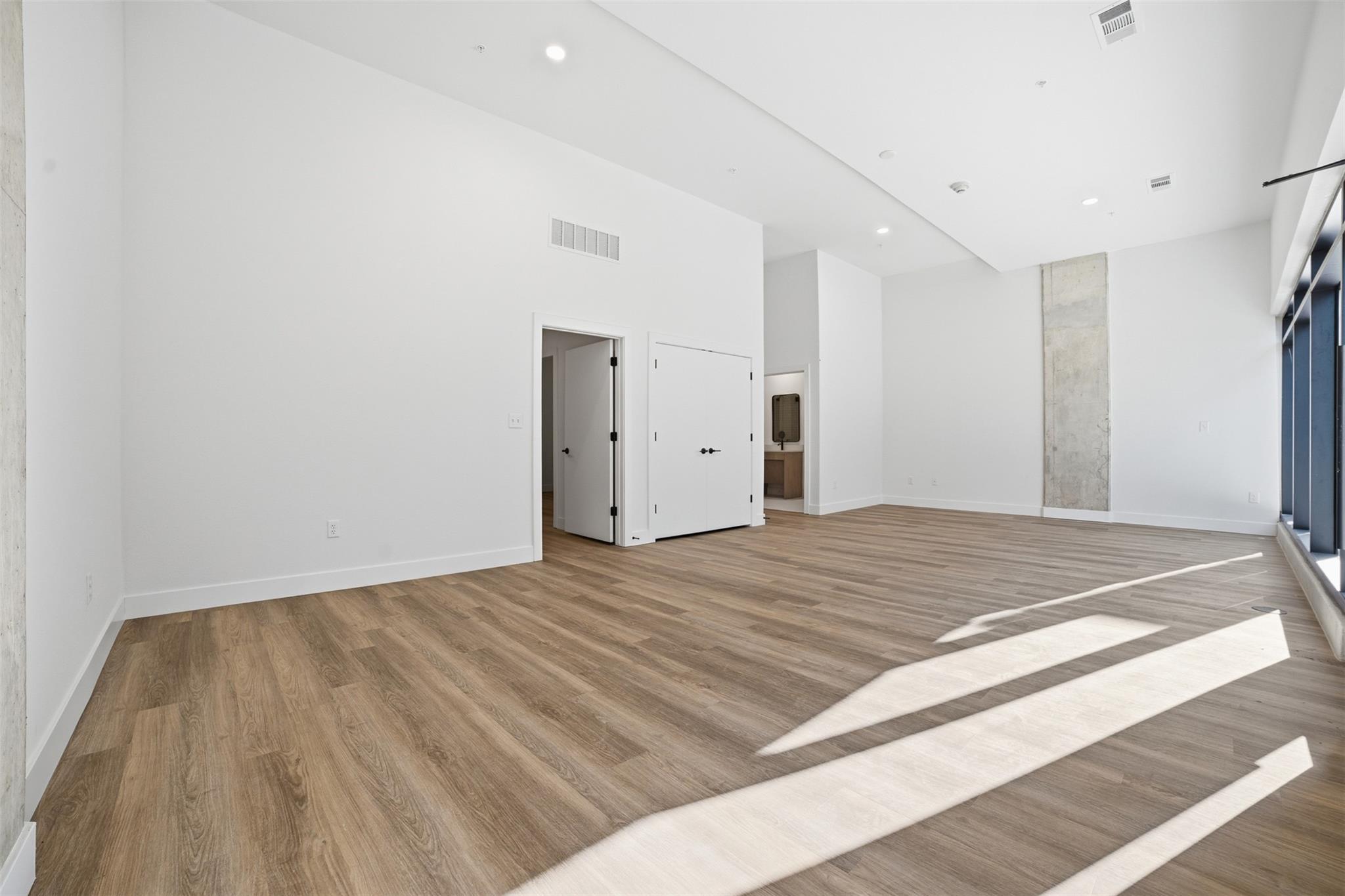 4315 Congress Ave #105 — photo 3