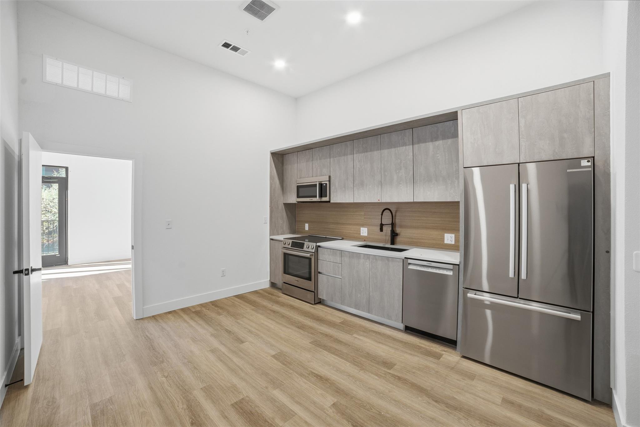 4315 Congress Ave #105 — photo 5