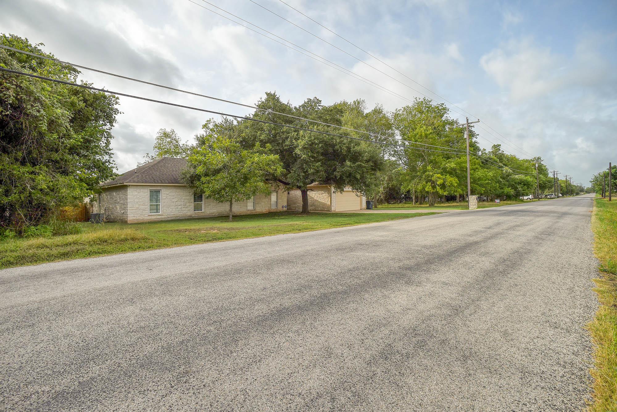 1335 Lovers LN — photo 3