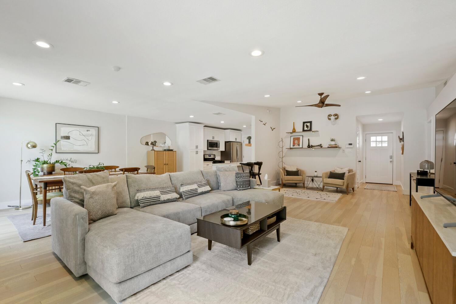 10109 Woodstock DR — photo 3