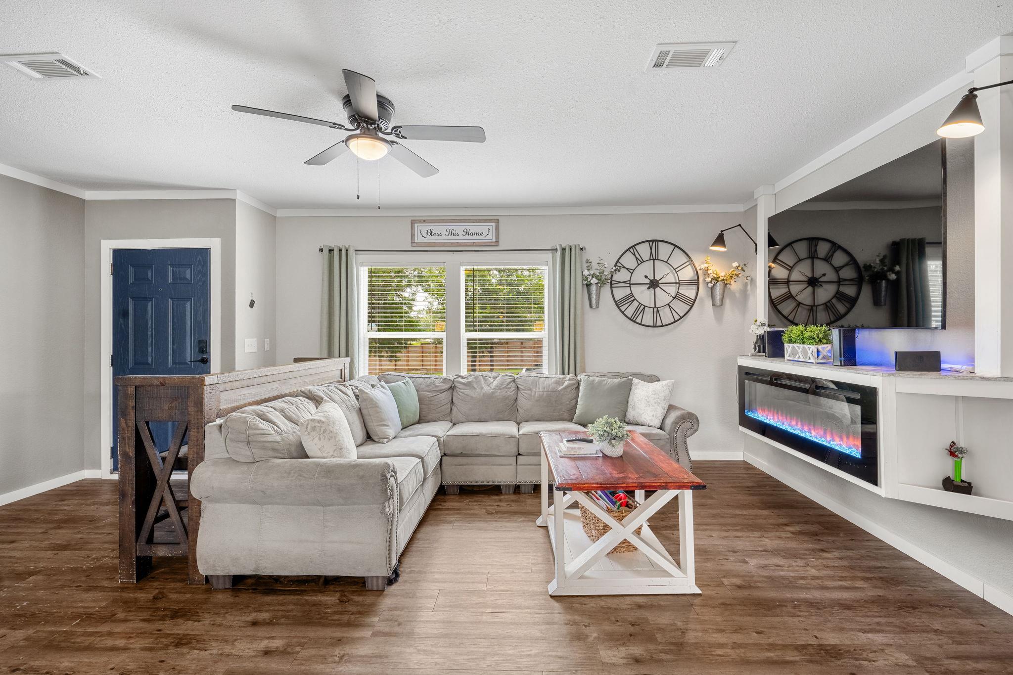 224 Las Estancias DR — photo 4