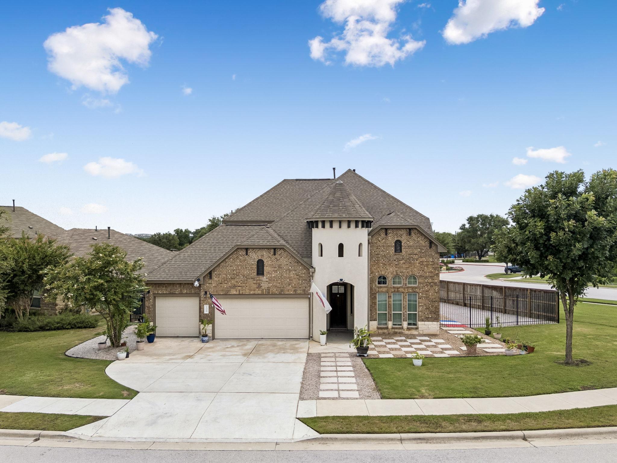 106 Groesbeck LN — photo 4