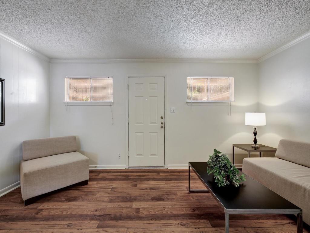 4553 Guadalupe ST #1B — photo 5