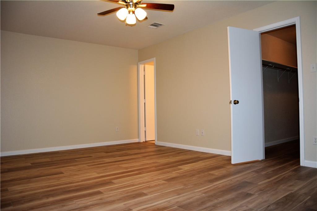 4616 Woodstock DR — photo 4