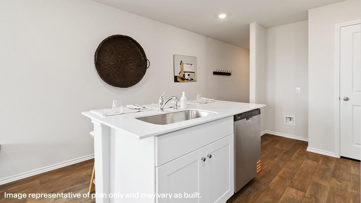 132 Wyatt WAY — photo 3