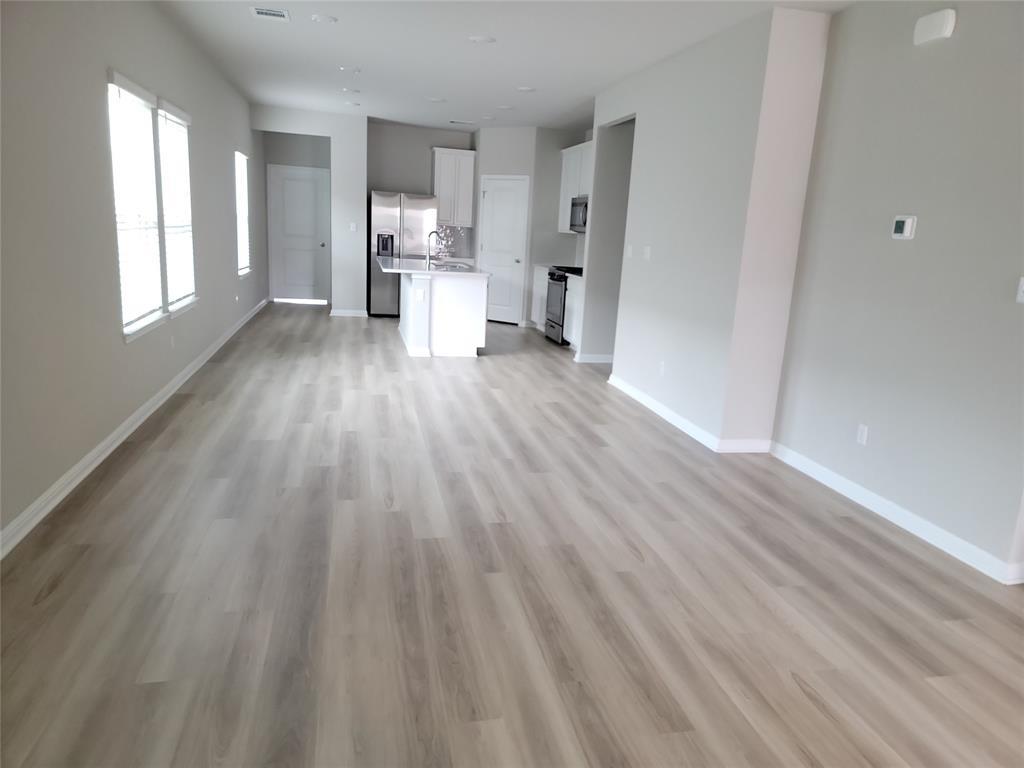 908 Main ST — photo 4
