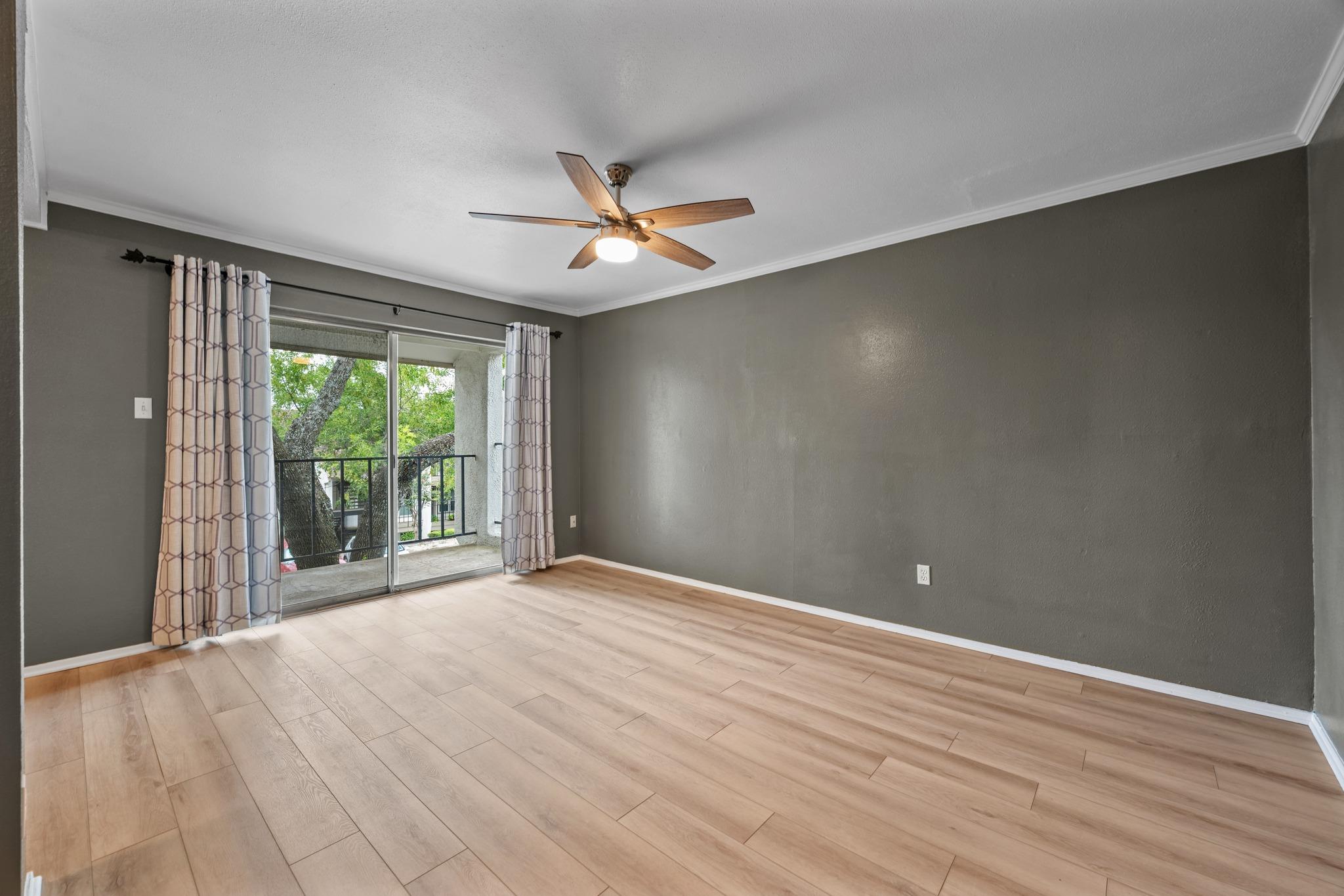 6910 Hart LN #211 — photo 3