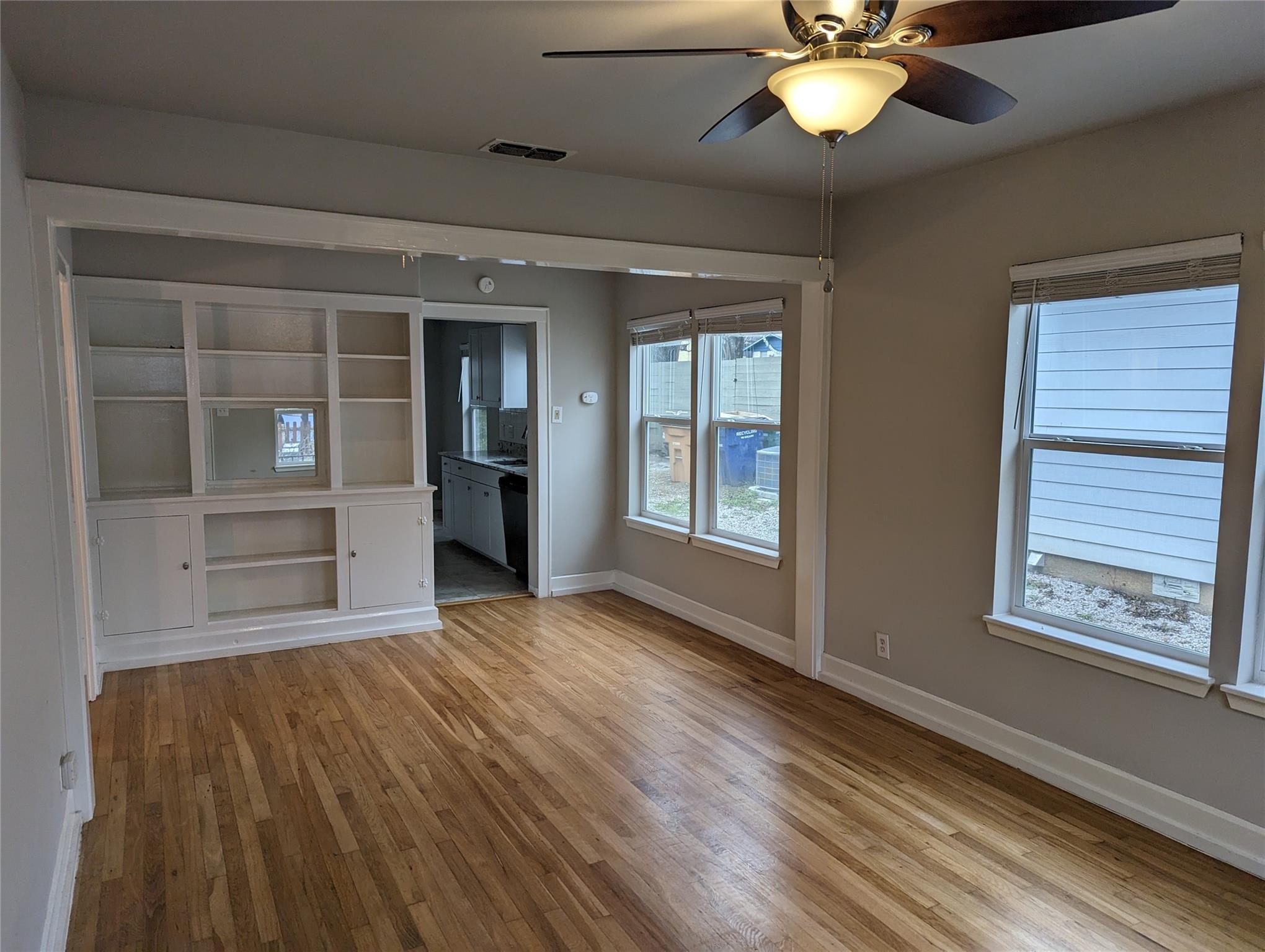 4526 Avenue H Ave — photo 3