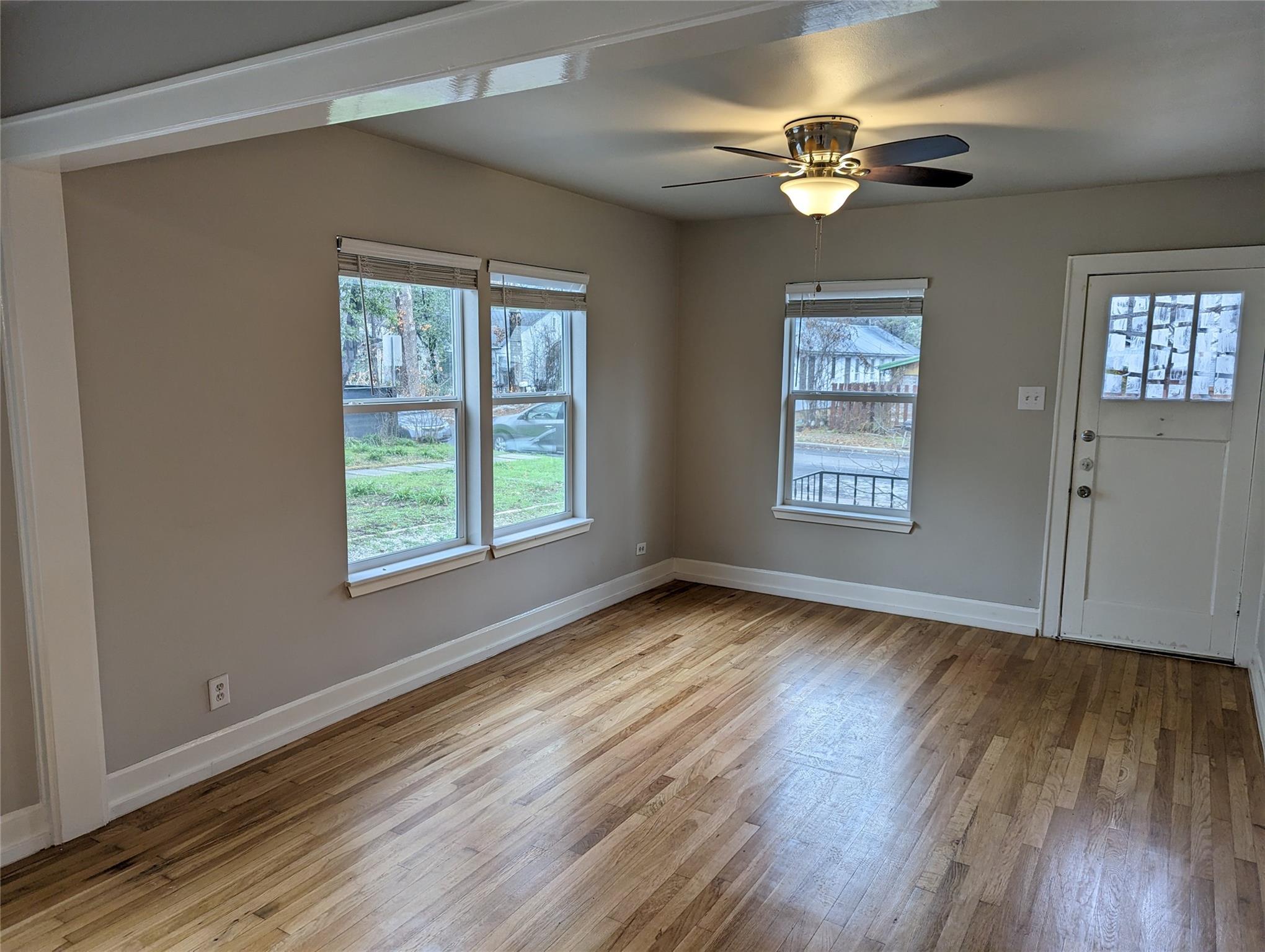 4526 Avenue H Ave — photo 5