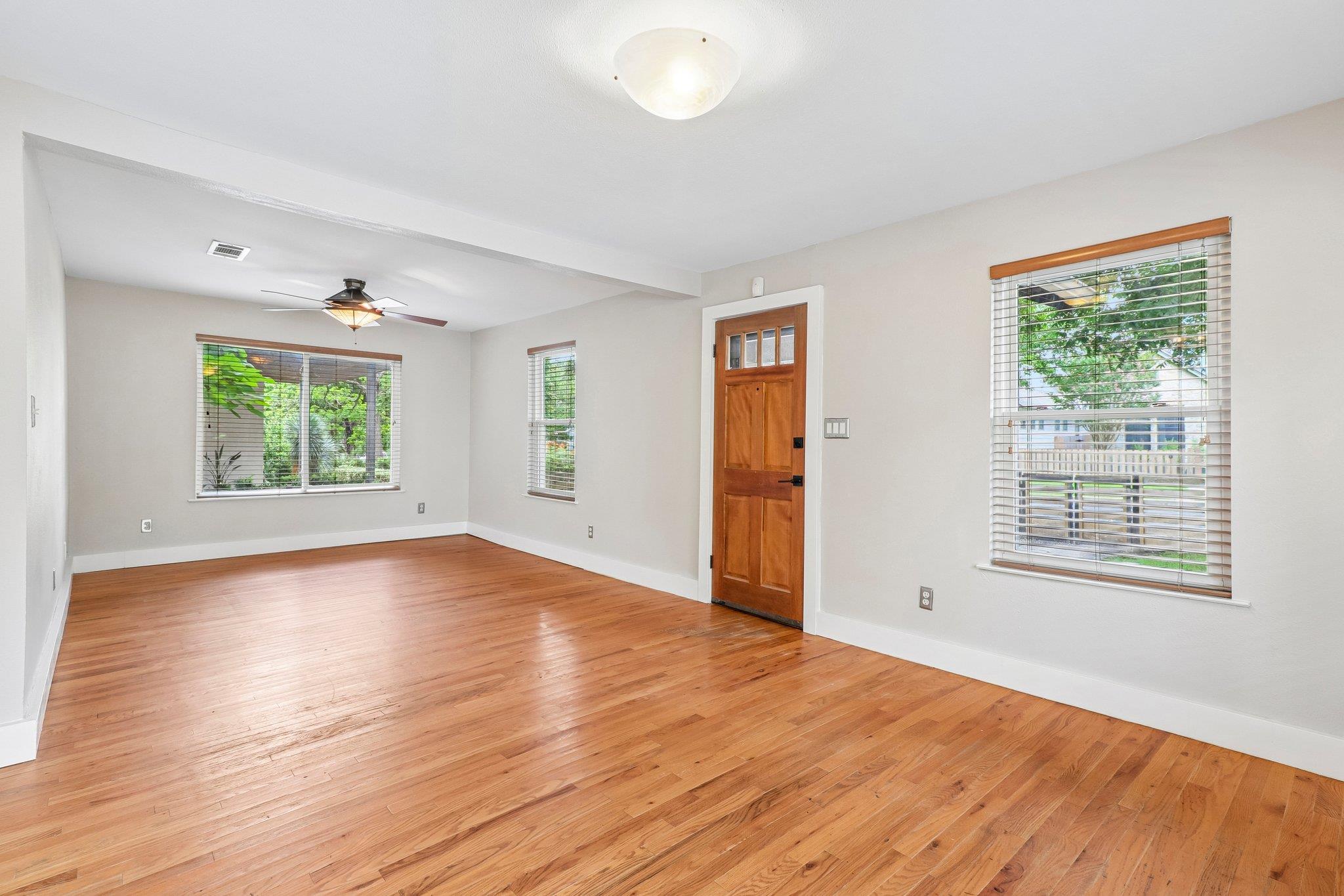 4315 Bellvue Ave — photo 5