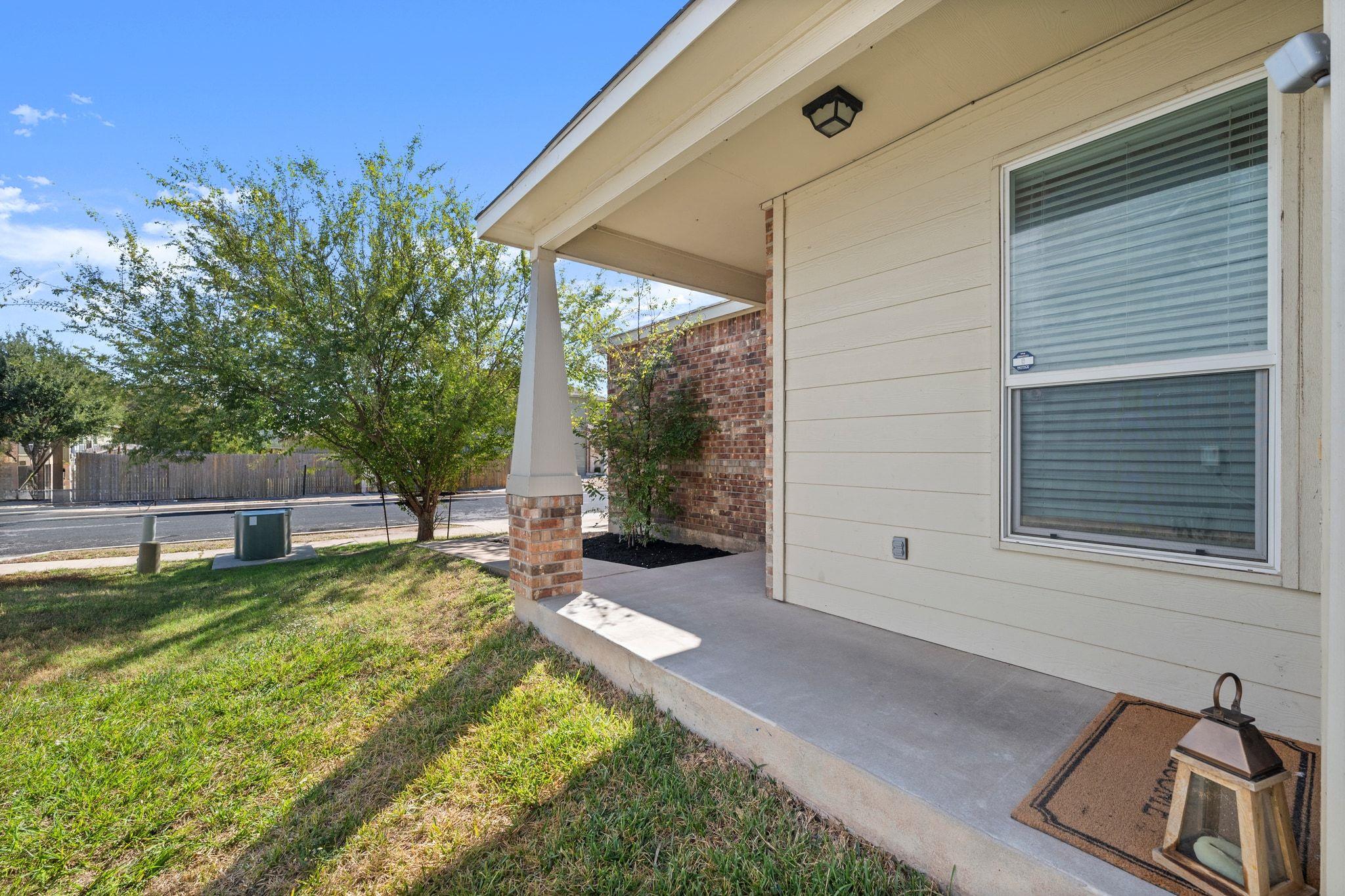 5704 Levenwood LN — photo 3