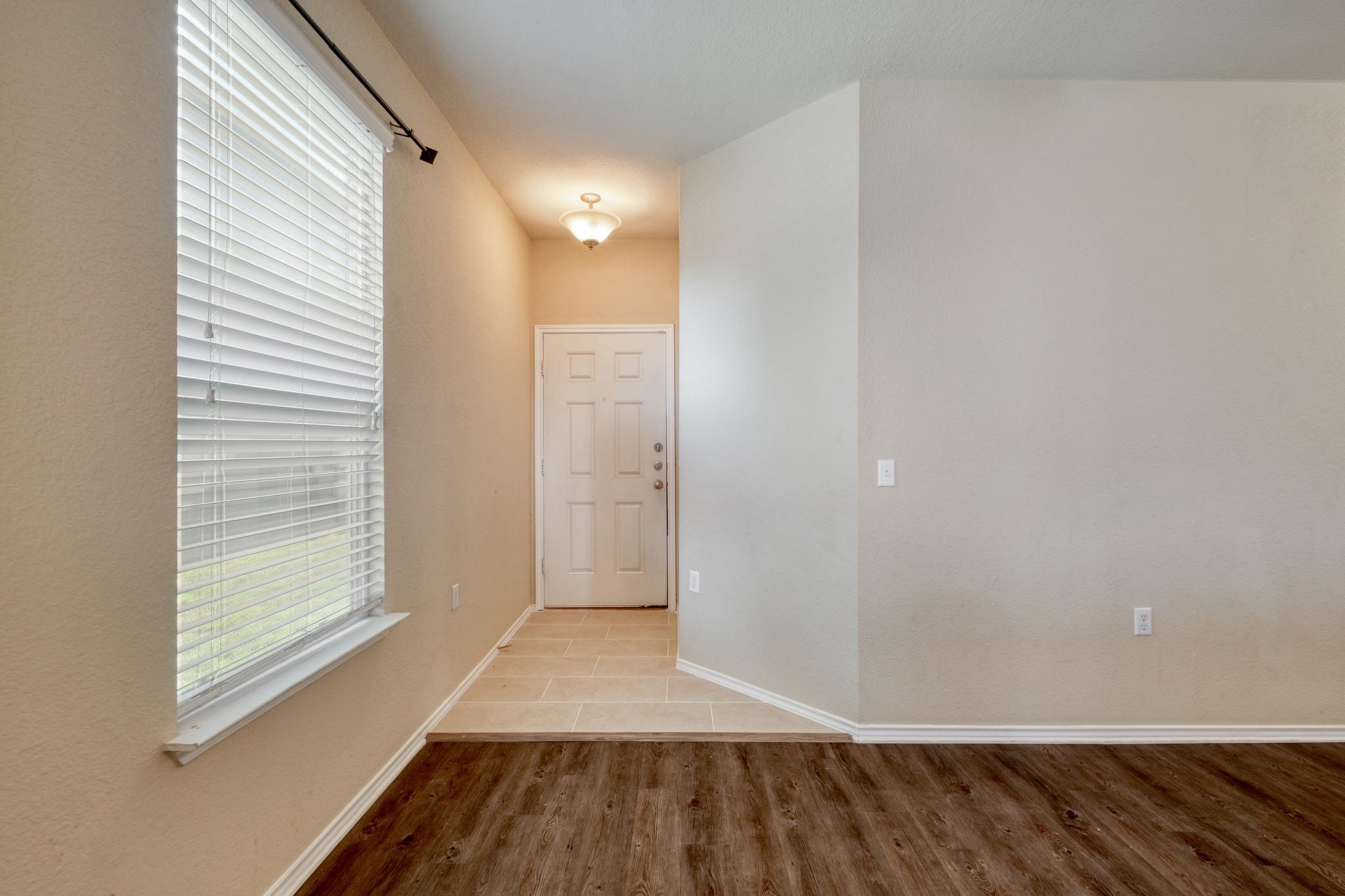 5704 Levenwood LN — photo 4