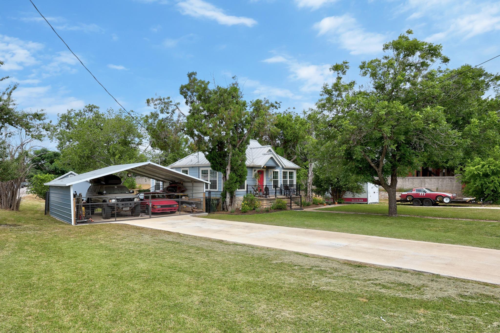 2120 Leander ST — photo 4