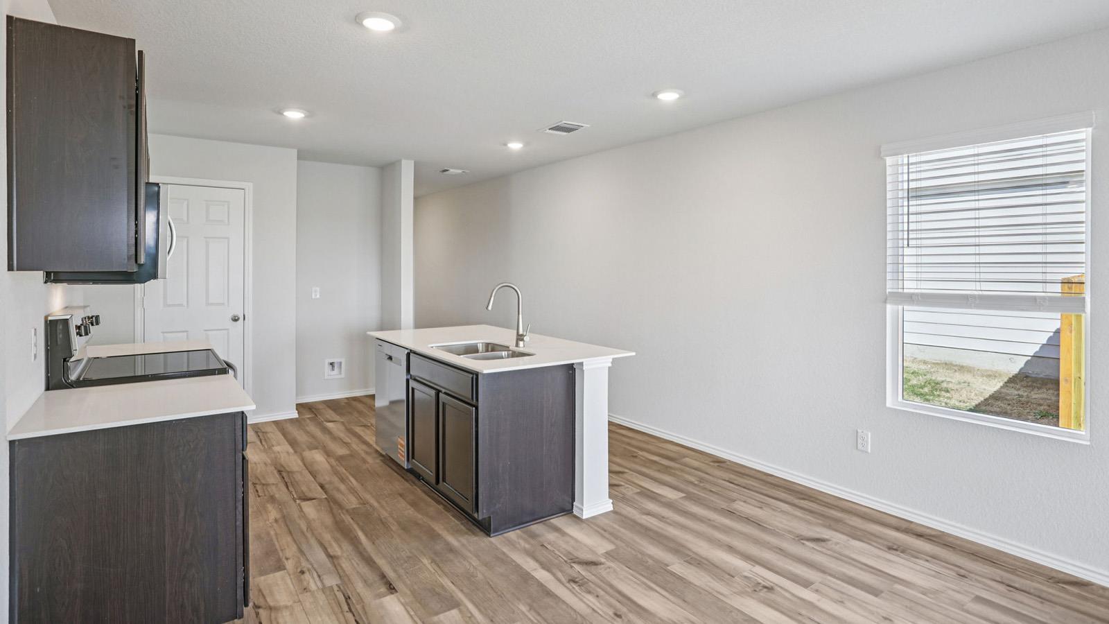 1000 Firewheel DR — photo 4