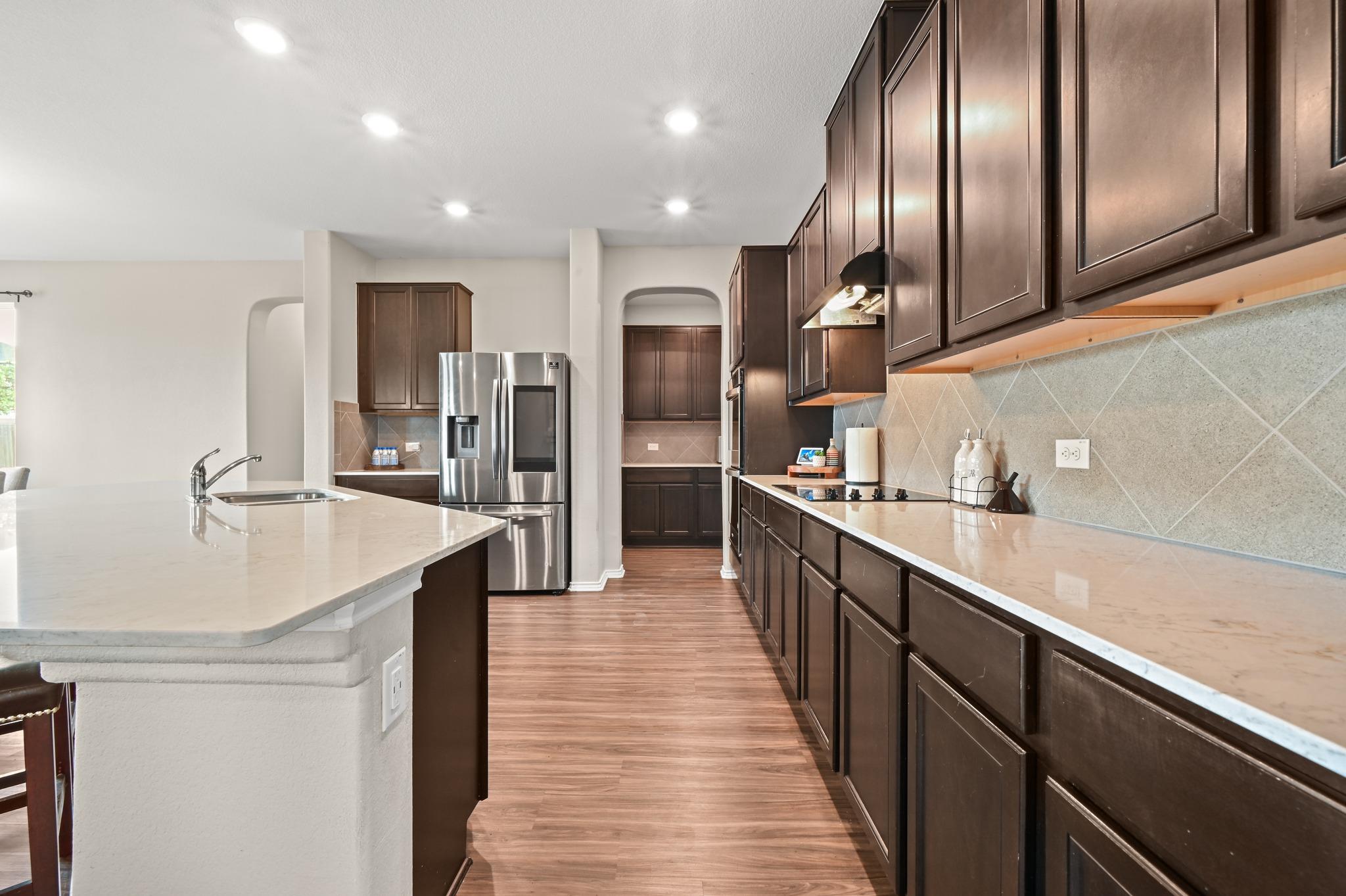 231 Maroon LN — photo 3