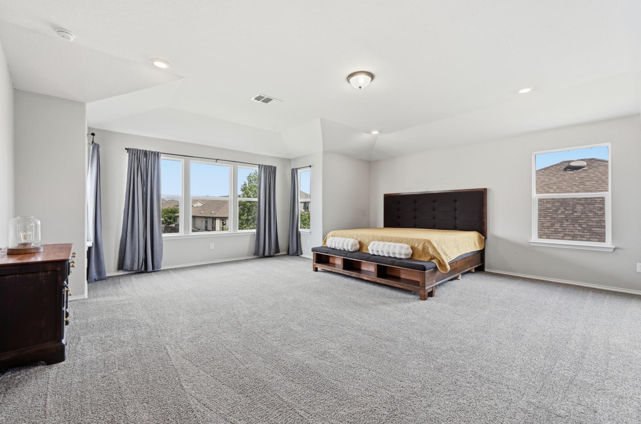 231 Maroon LN — photo 4