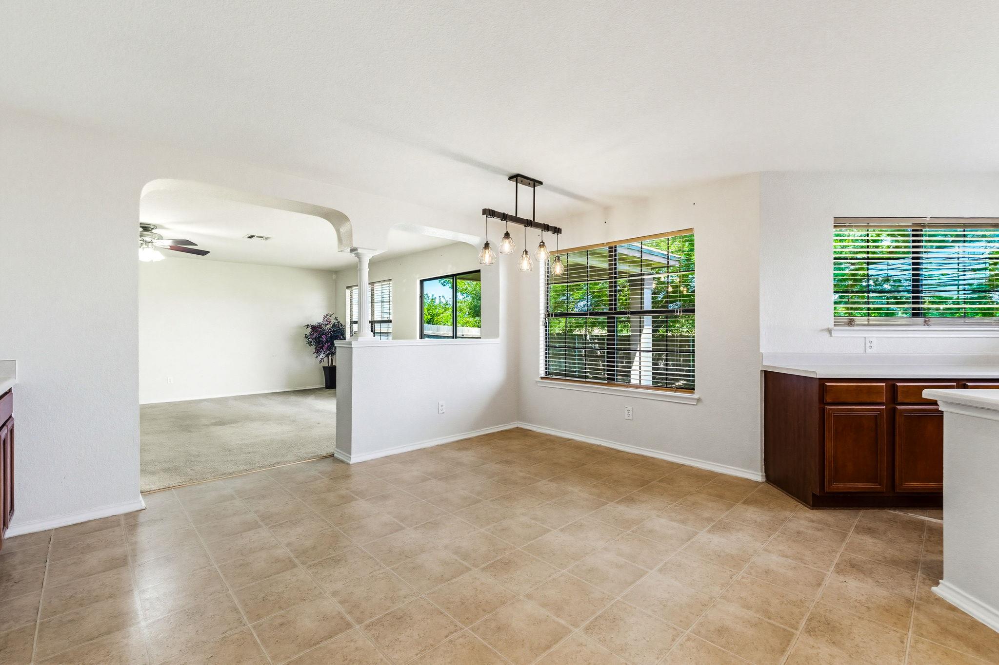 305 Harvest Meadow LN — photo 5