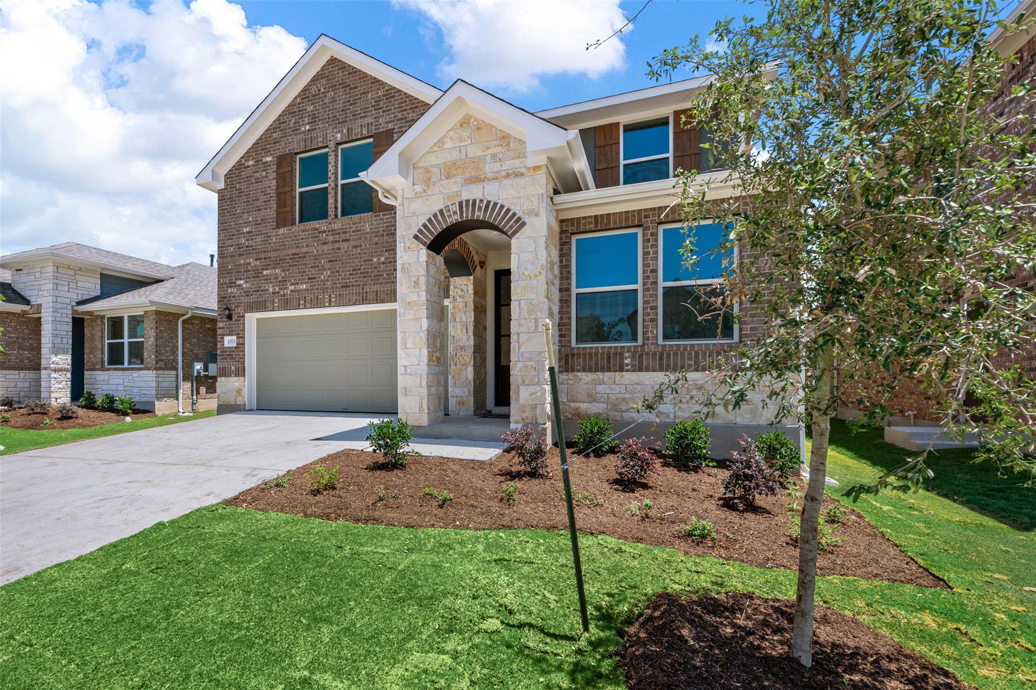 275 Crater Lake DR — photo 3