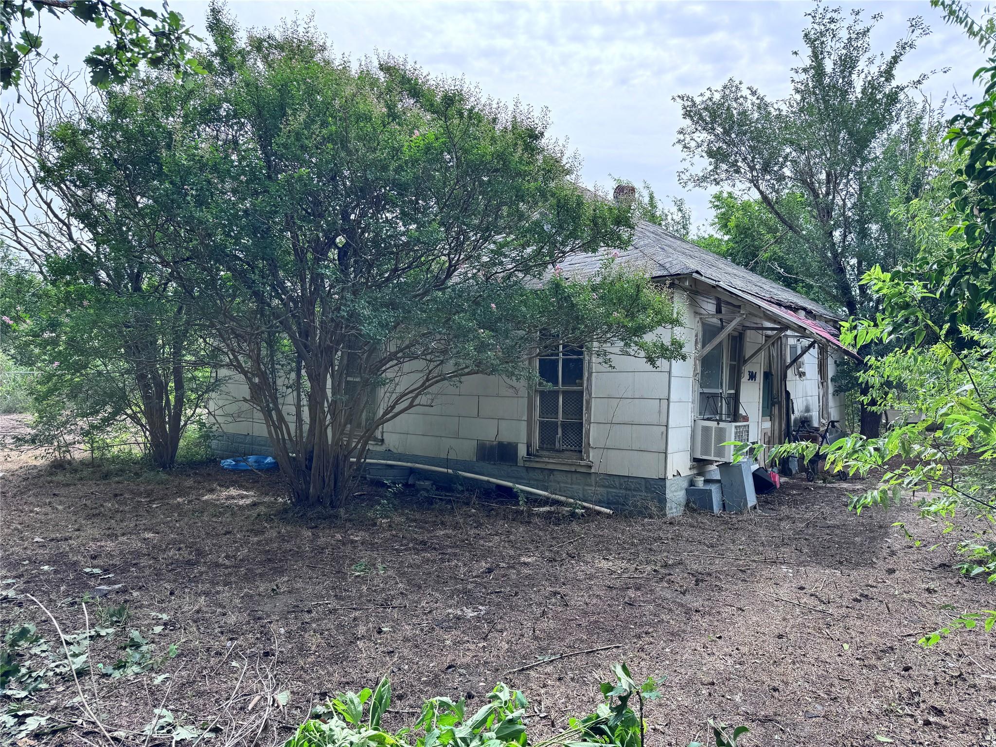 304 Prairie Ave — photo 3
