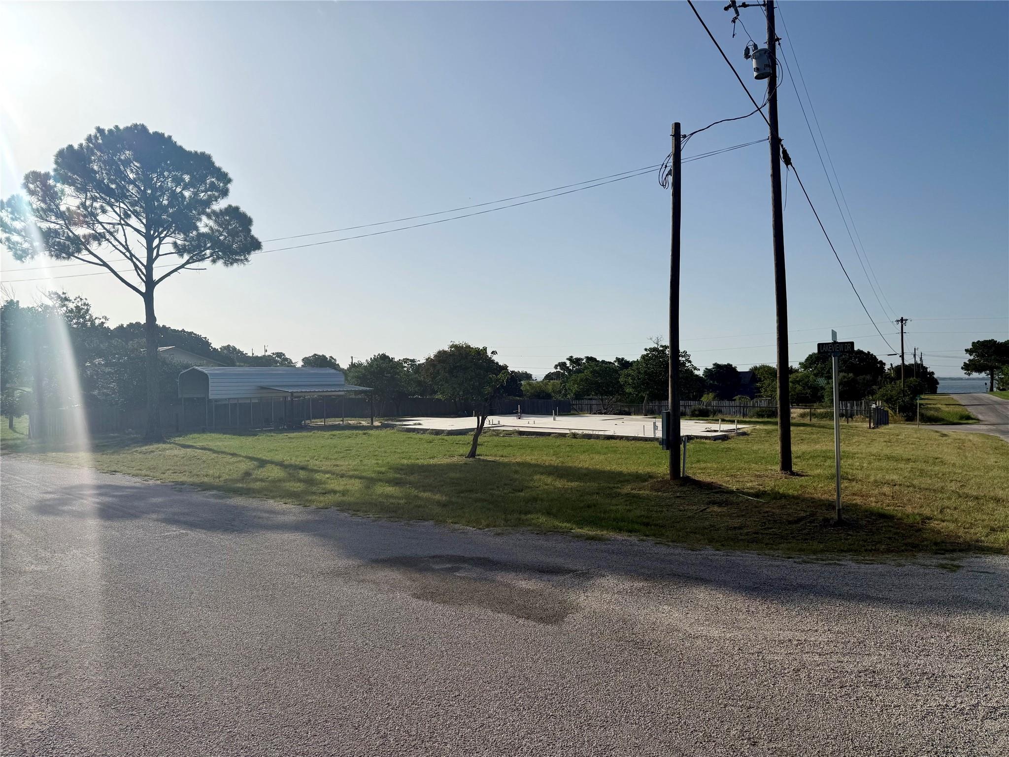 1519 Lakeview DR — photo 4