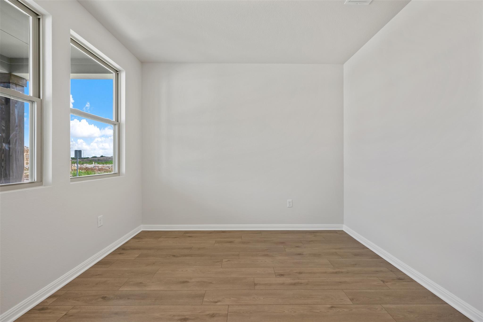 283 Crater Lake DR — photo 3