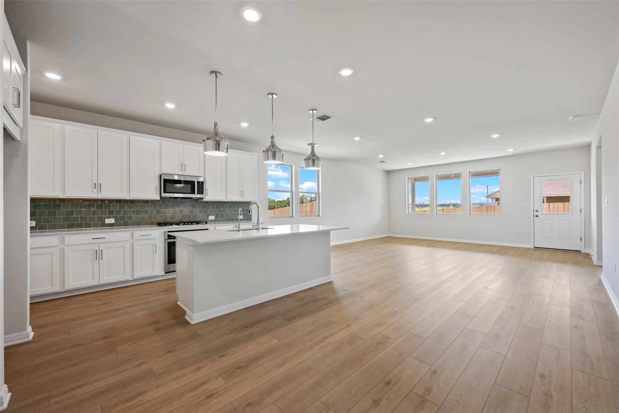 283 Crater Lake DR — photo 5