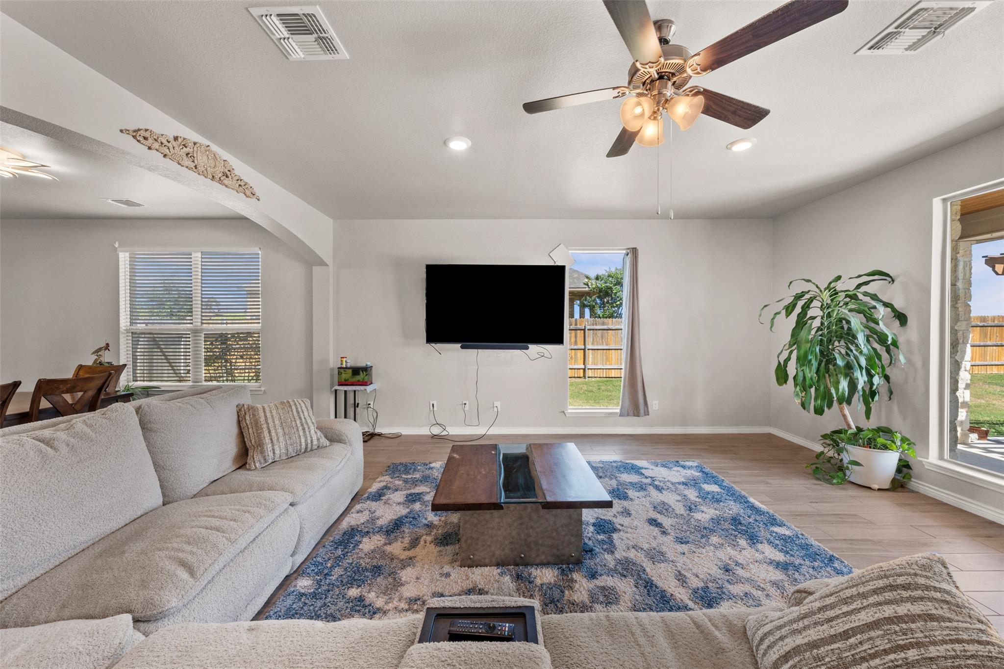 1527 Mountain Crest CV — photo 4