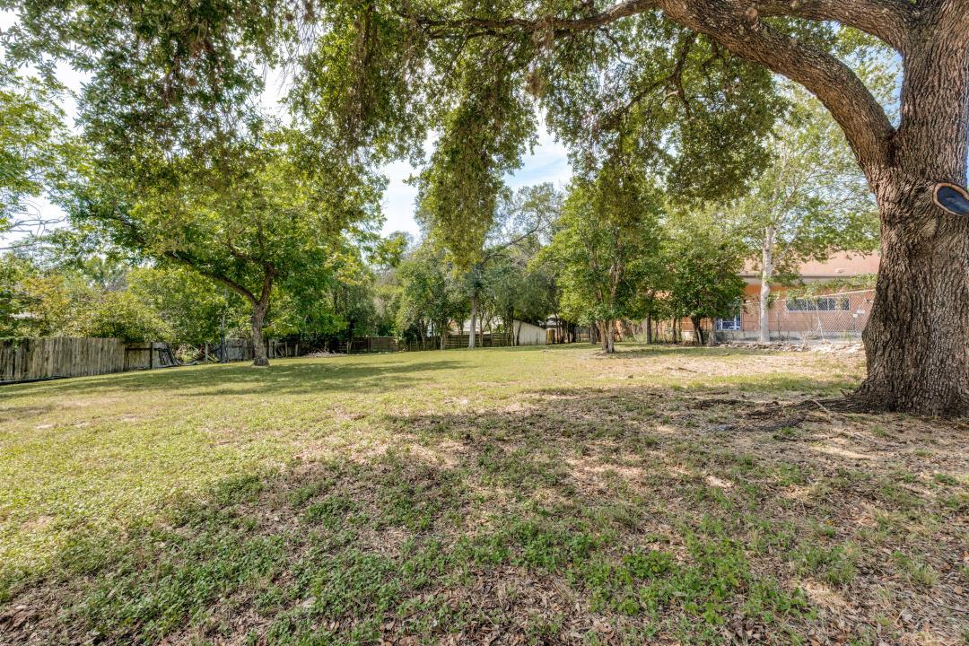 1412 Hopkins ST — photo 4