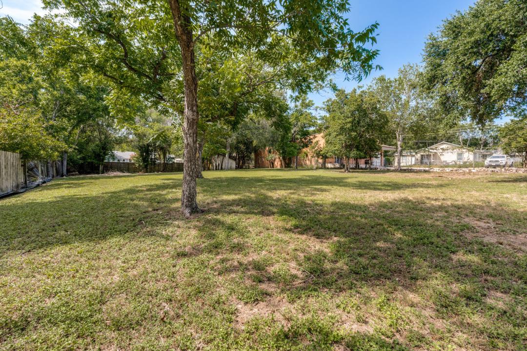 1412 Hopkins ST — photo 5