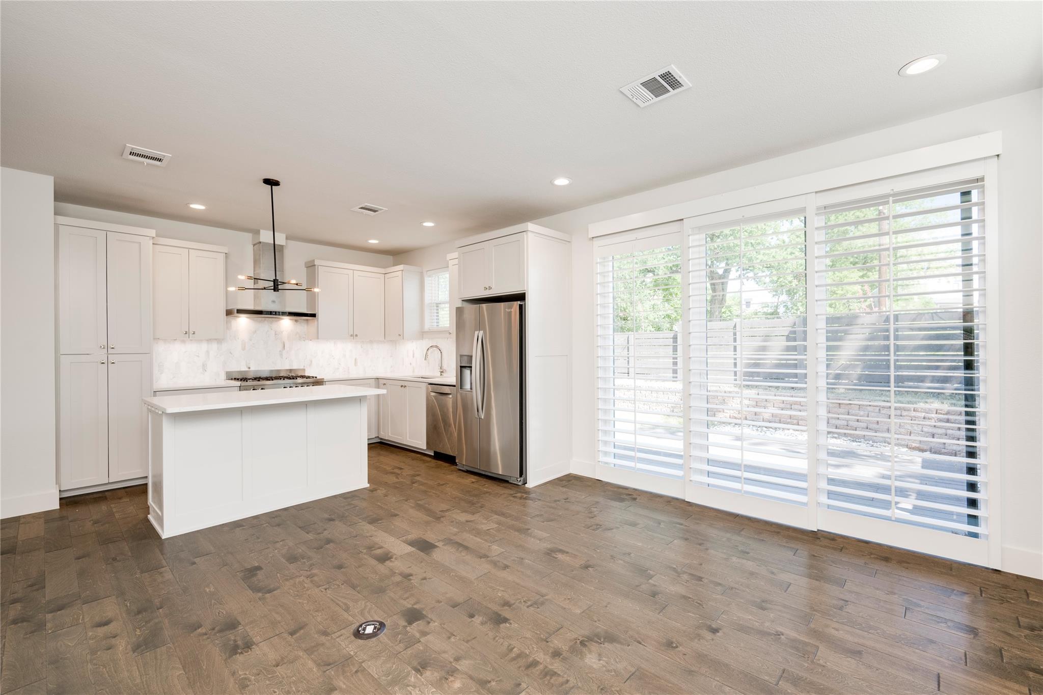 1412 Perez ST #1 — photo 4