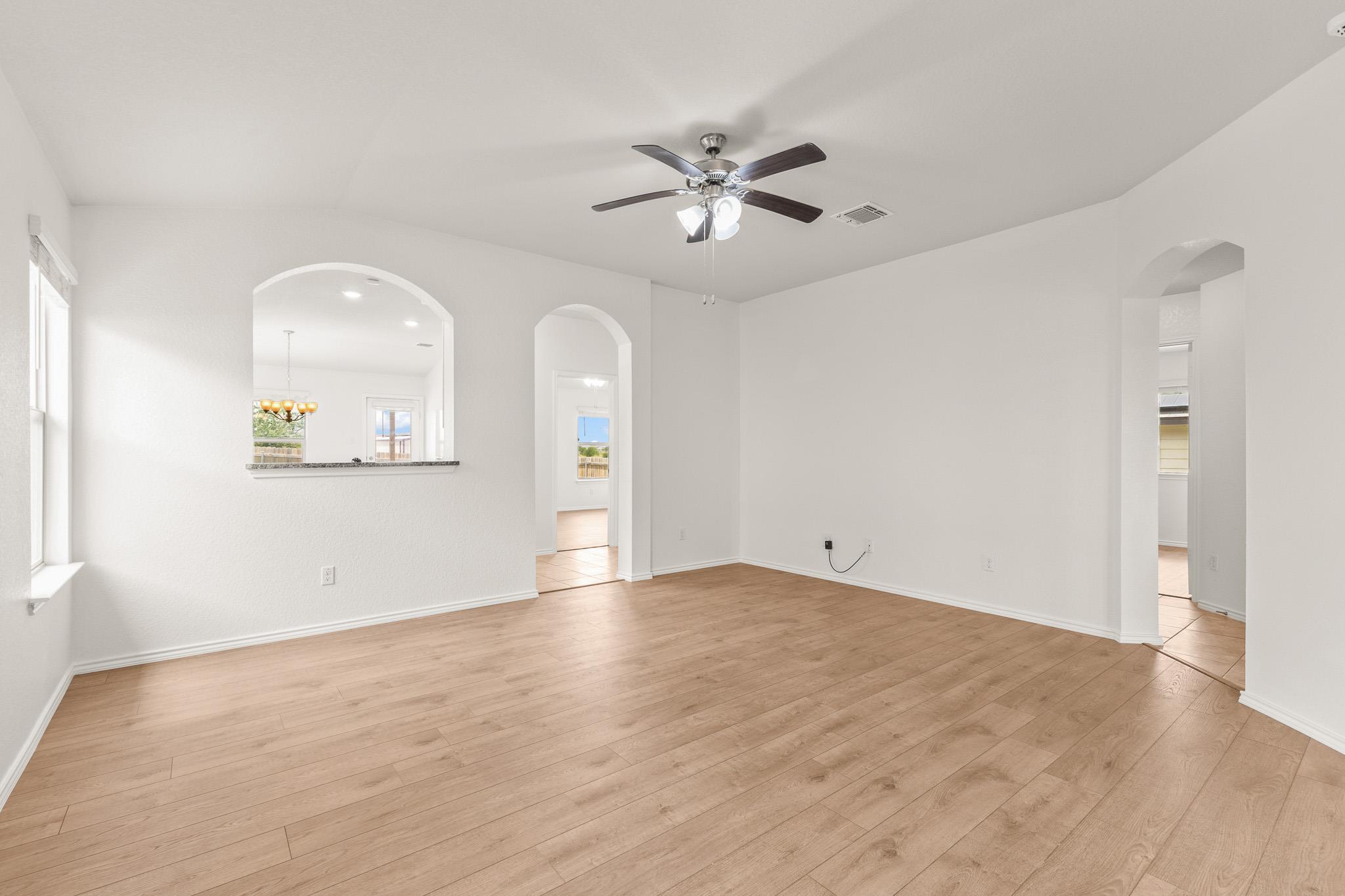 109 Midas LN — photo 5
